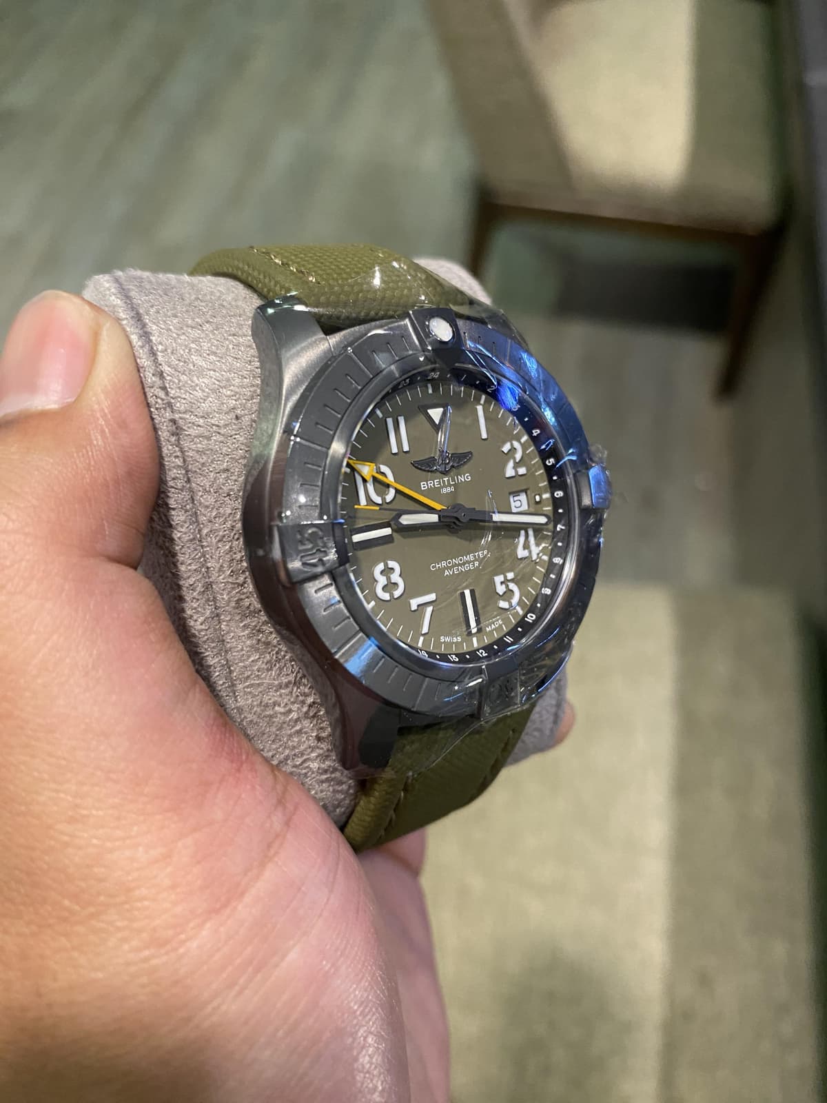 Thumb Avenger Automatic GMT 45 Night Mission / Green / Military / Pin