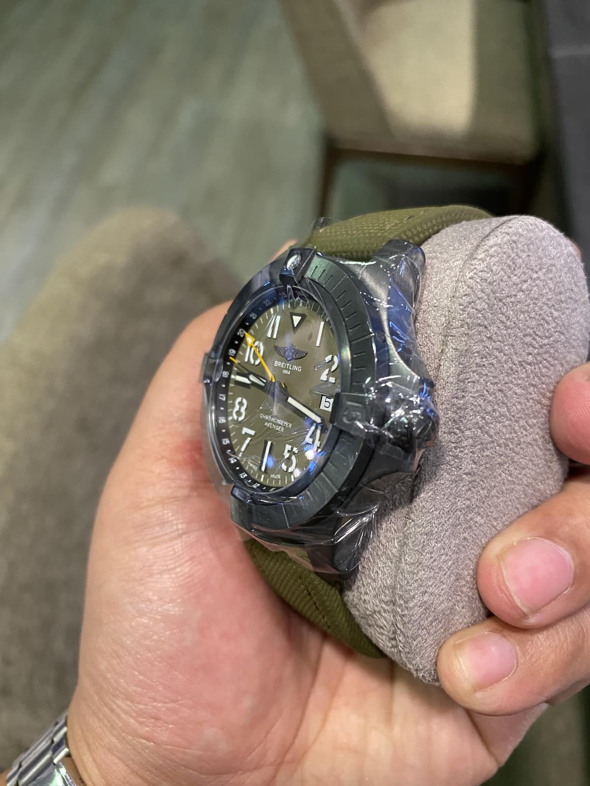 Thumb Avenger Automatic GMT 45 Night Mission / Green / Military / Pin
