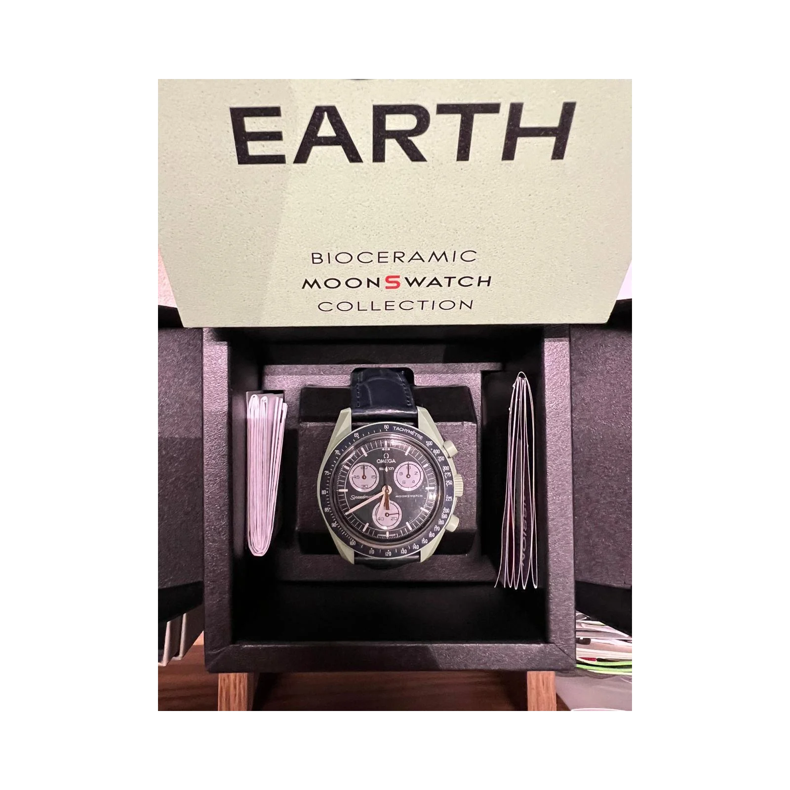 Thumb MoonSwatch Mission on Earth