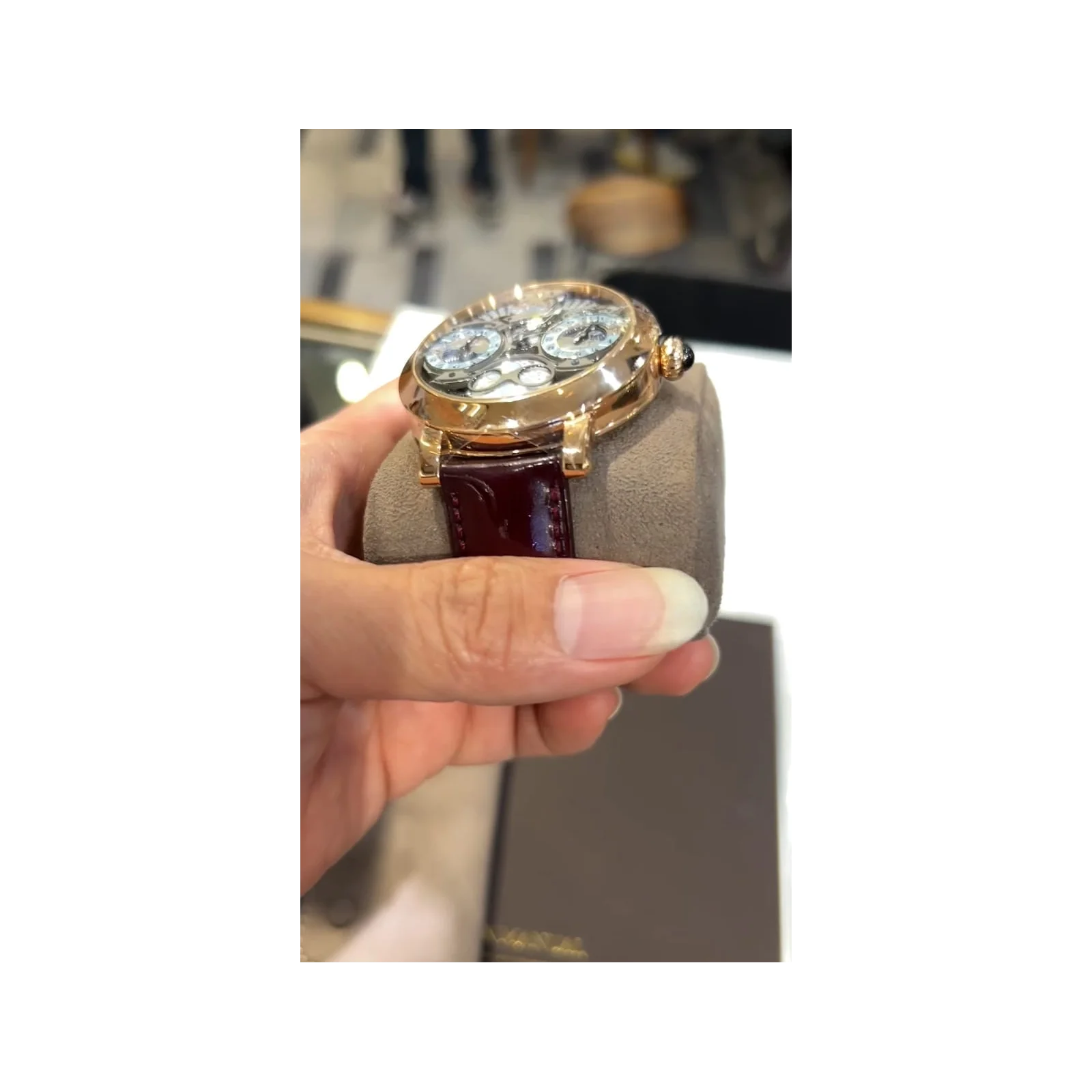 Thumb Recital 27 Manual Handwound Rose Gold