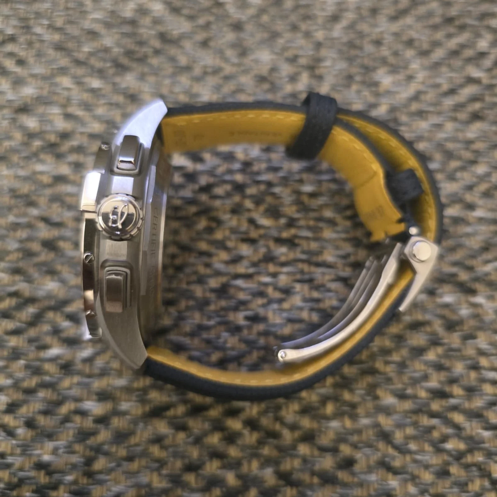 Thumb Avenger B01 Chronograph 44 Blue
