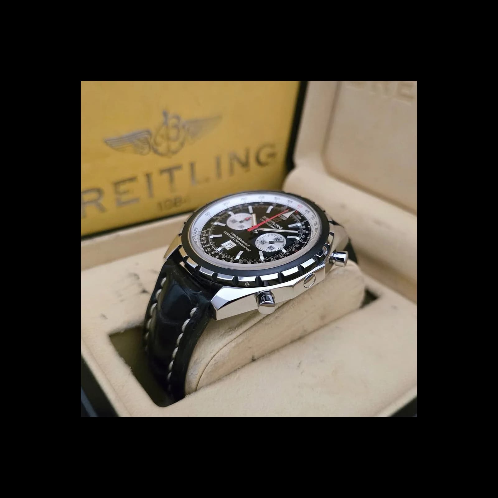 Thumb Chrono-matic 44 Chronograph Black