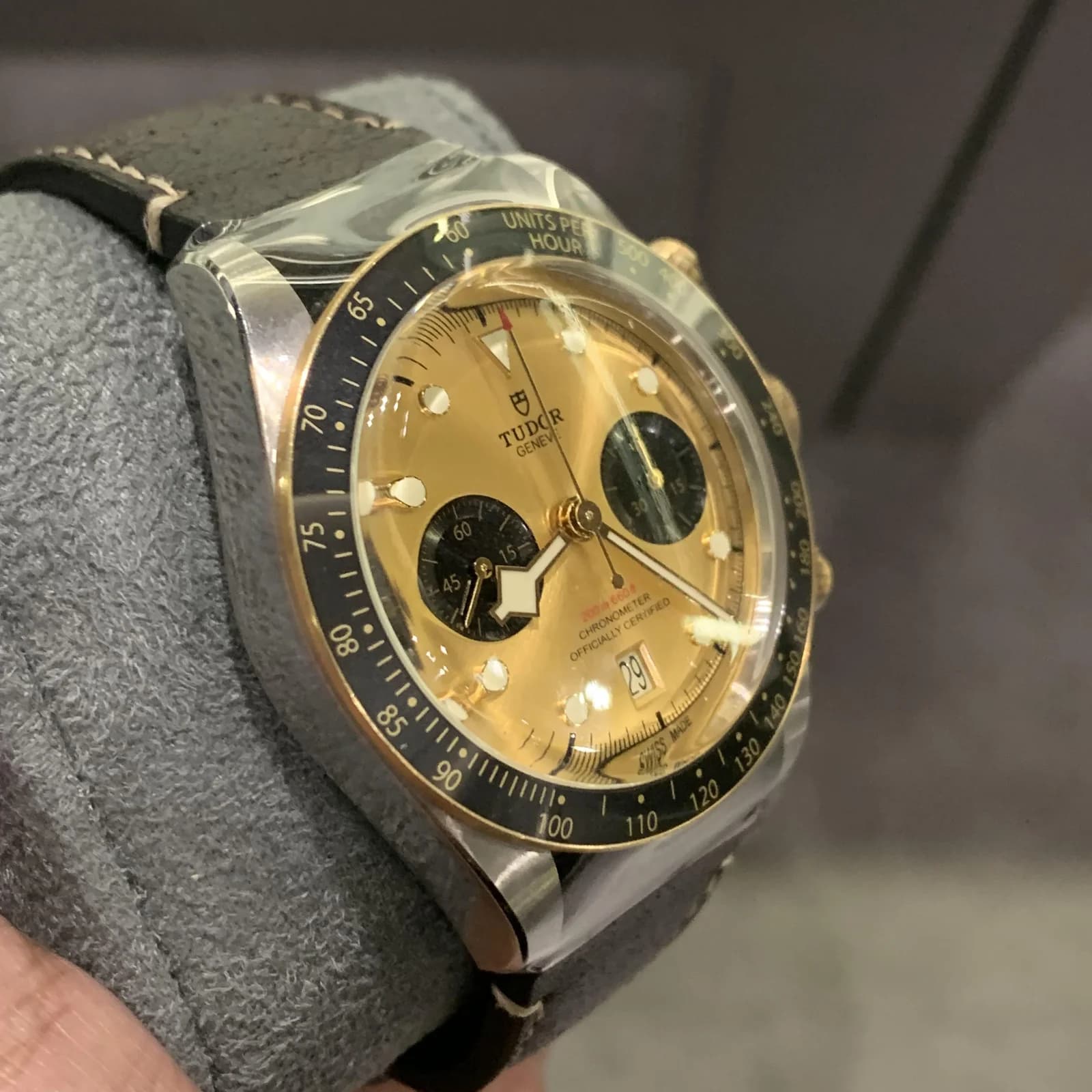Thumb Heritage Black Bay Chronograph S&G / Champagne / Textile