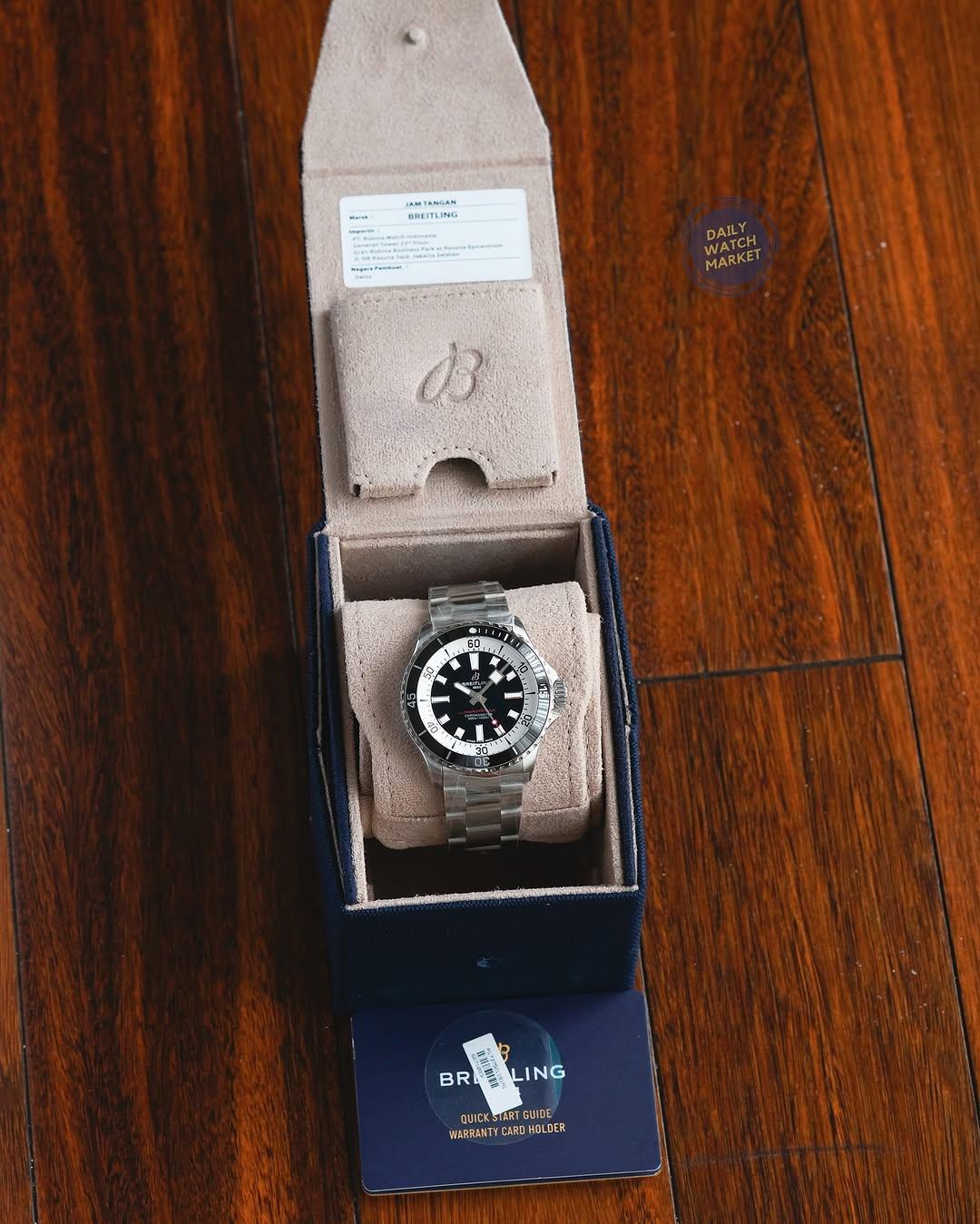 Thumb SuperOcean Automatic 42 Stainless Steel / Black / Bracelet