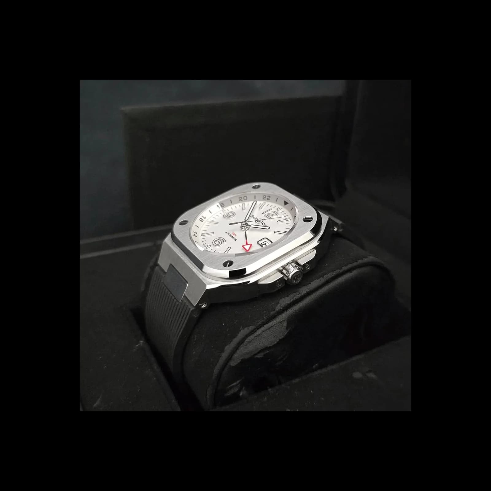 Thumb BR 05 GMT White