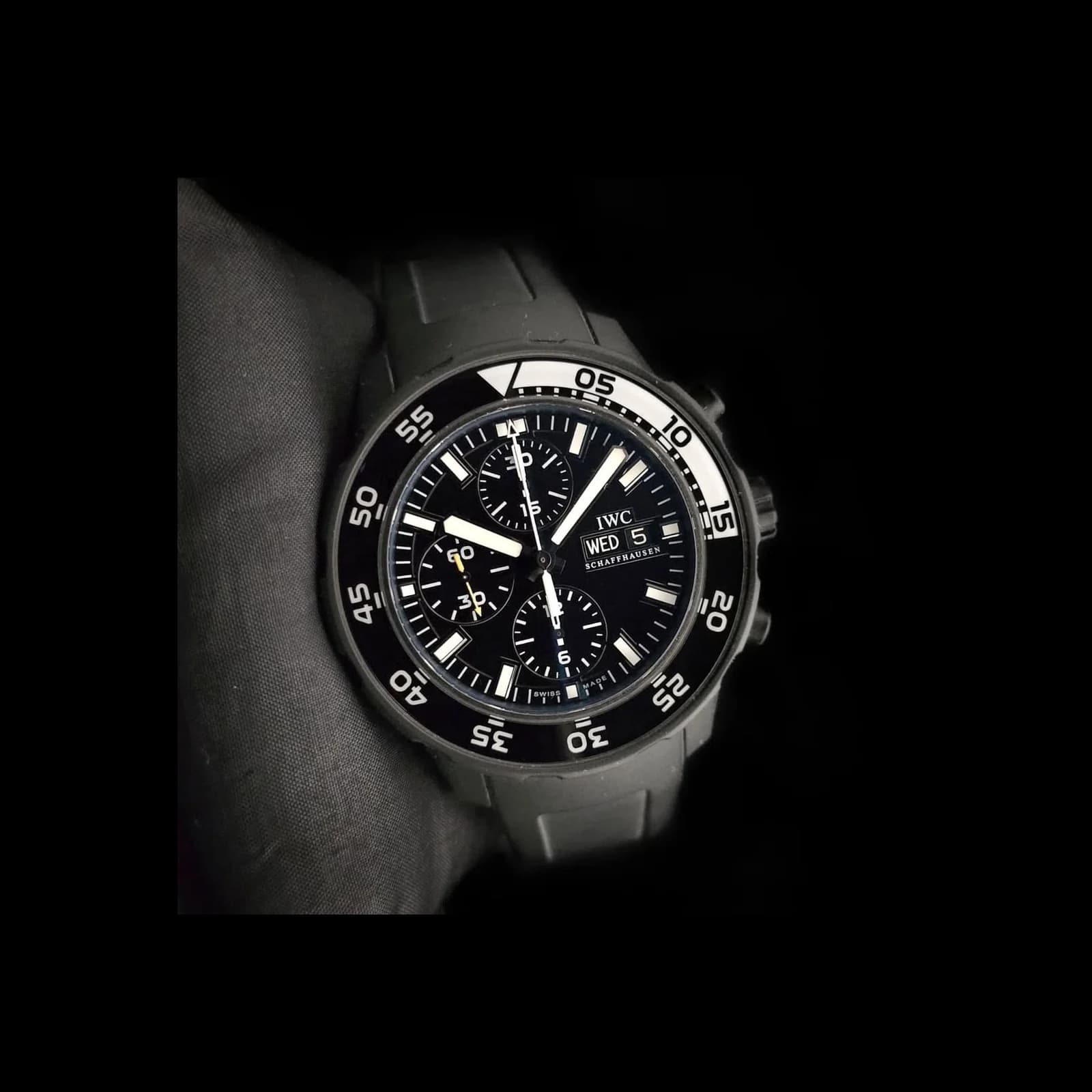 Thumb Aquatimer Chronograph Stainless Steel / Black / Rubber / Galapagos Islands