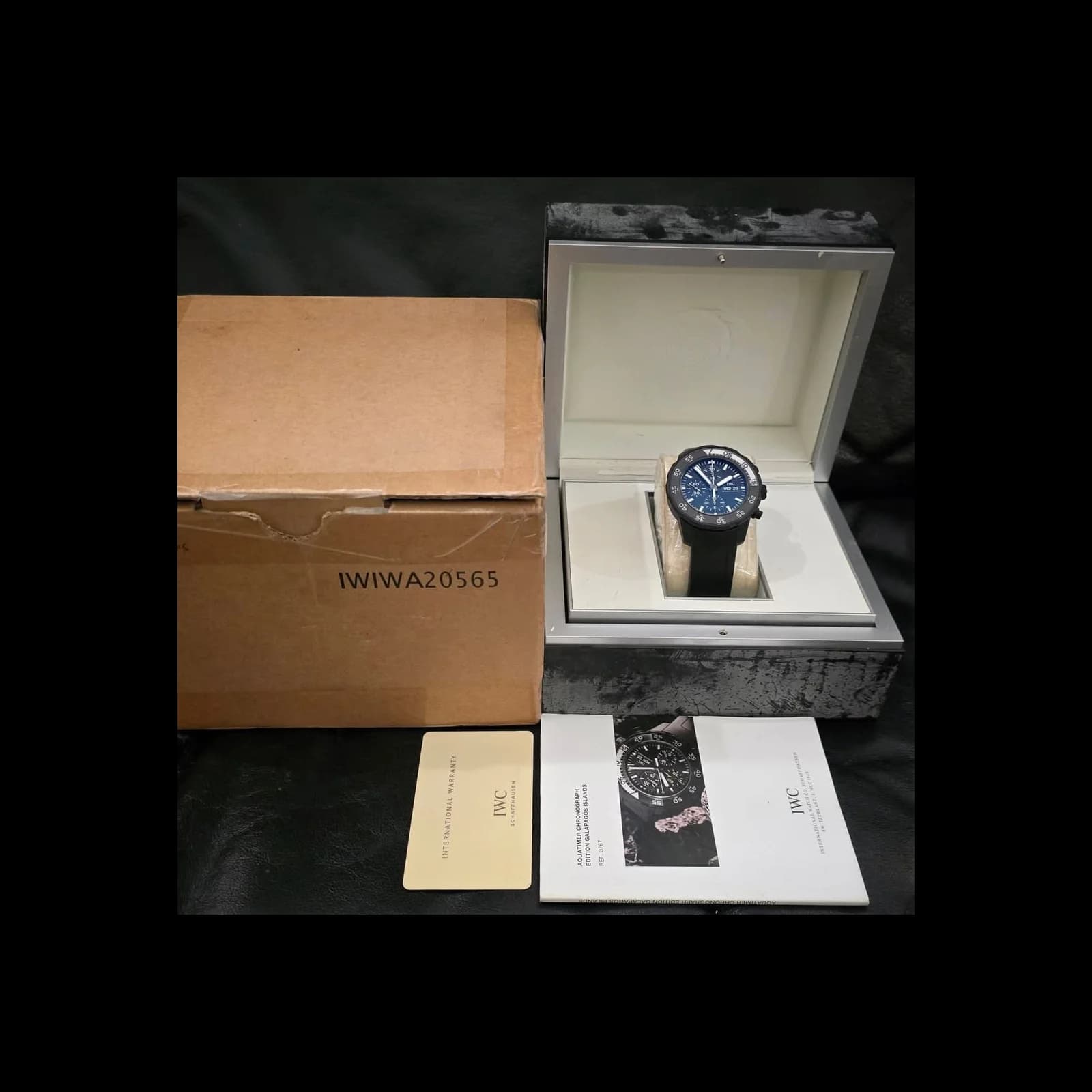 Thumb Aquatimer Chronograph Stainless Steel / Black / Rubber / Galapagos Islands