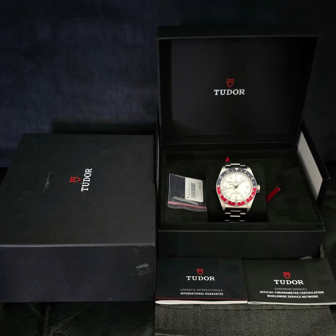Thumb Black Bay GMT Stainless Steel / White / Bracelet