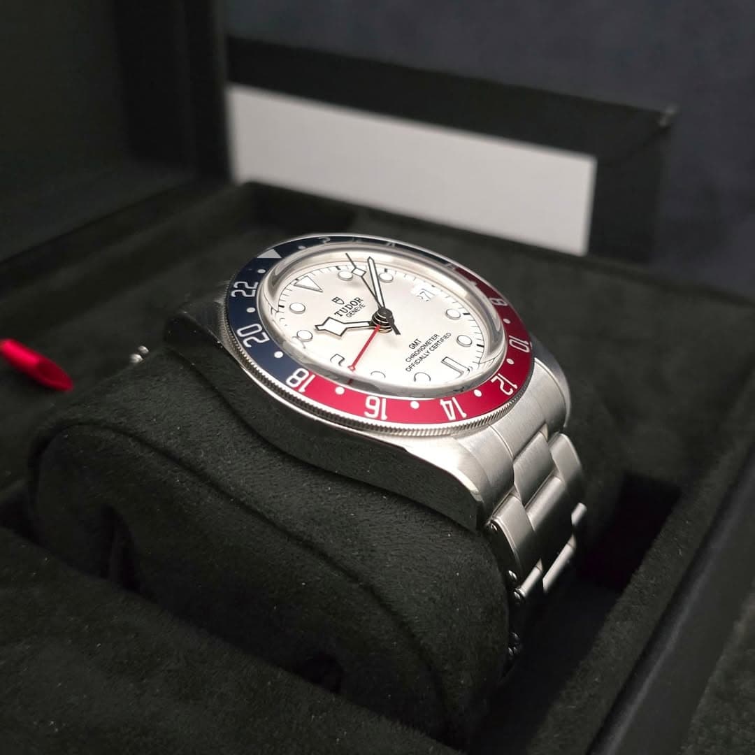 Thumb Black Bay GMT Stainless Steel / White / Bracelet