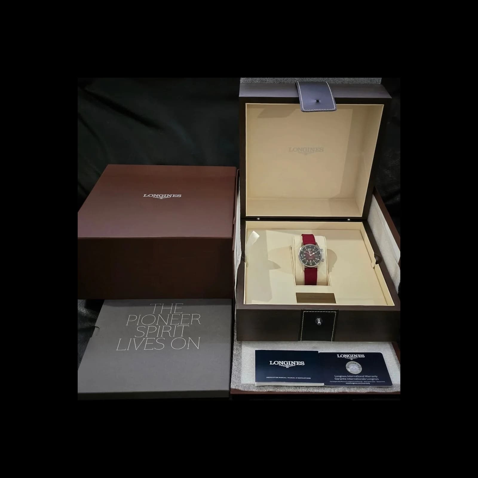 Thumb Legend Diver 36 Stainless Steel / Burgundy / Strap