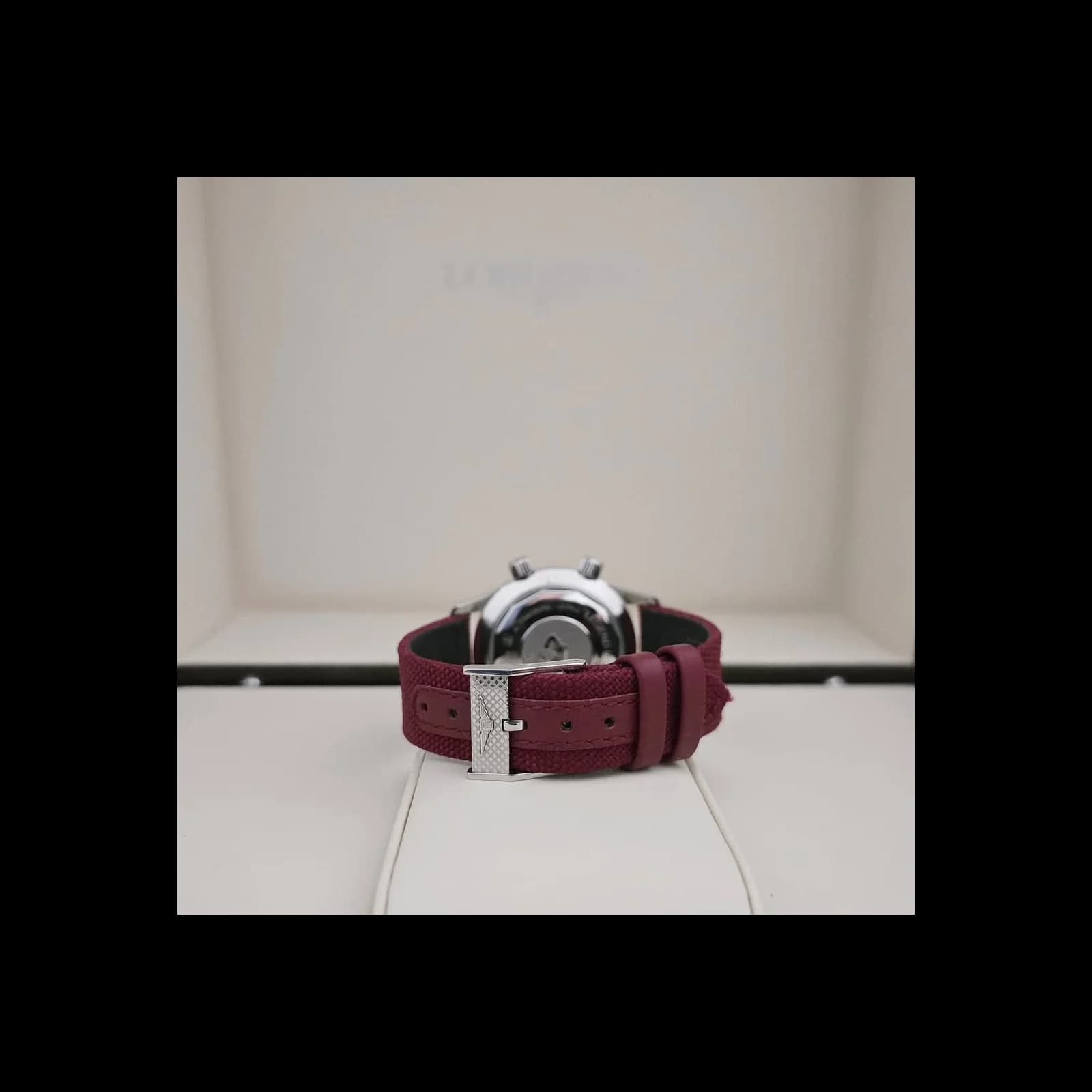 Thumb Legend Diver 36 Stainless Steel / Burgundy / Strap