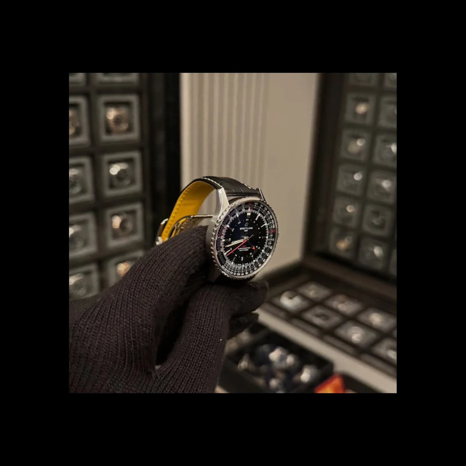 Thumb Navitimer Automatic GMT 41 Black 