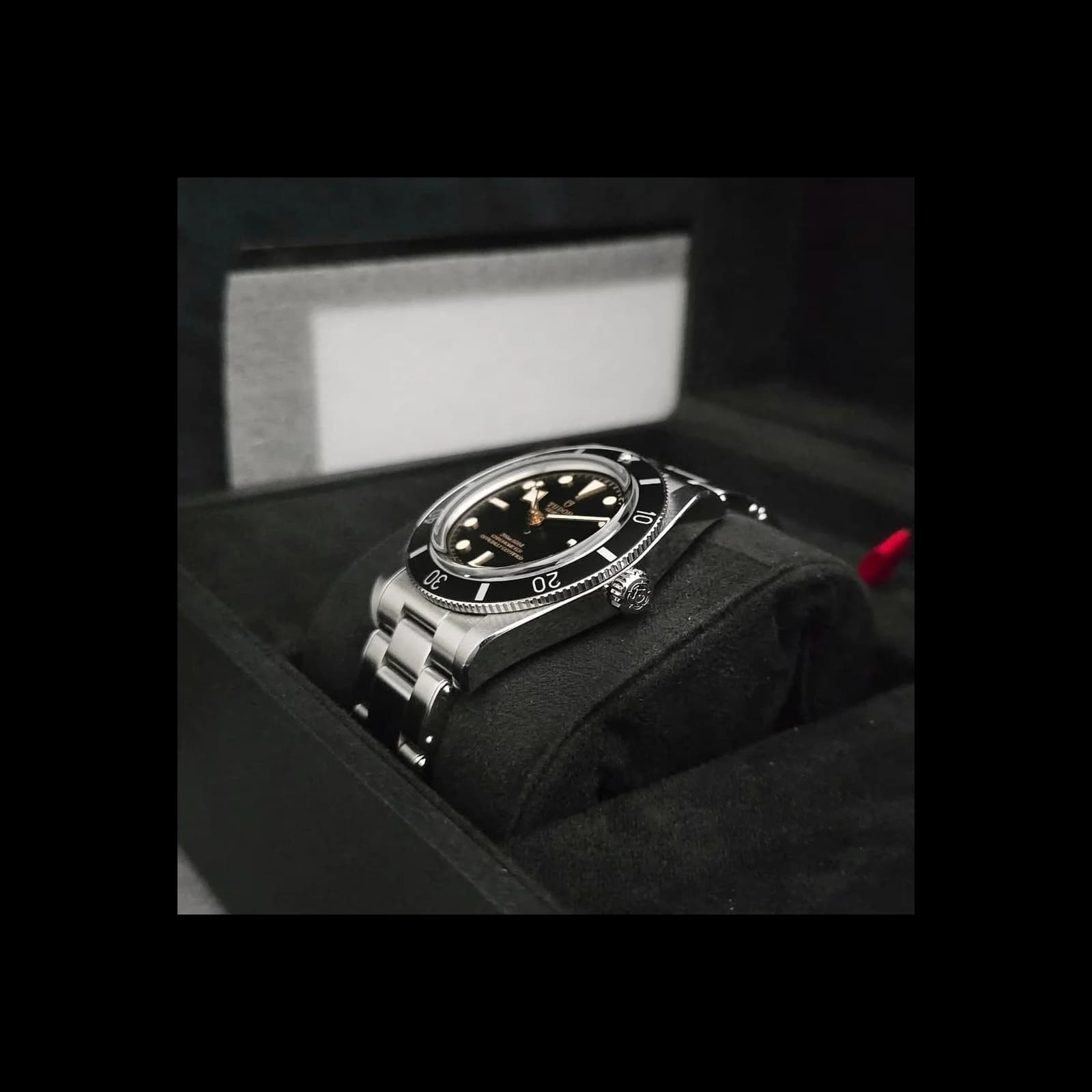 Thumb Black Bay Fifty-Four Stainless Steel / Black / Bracelet