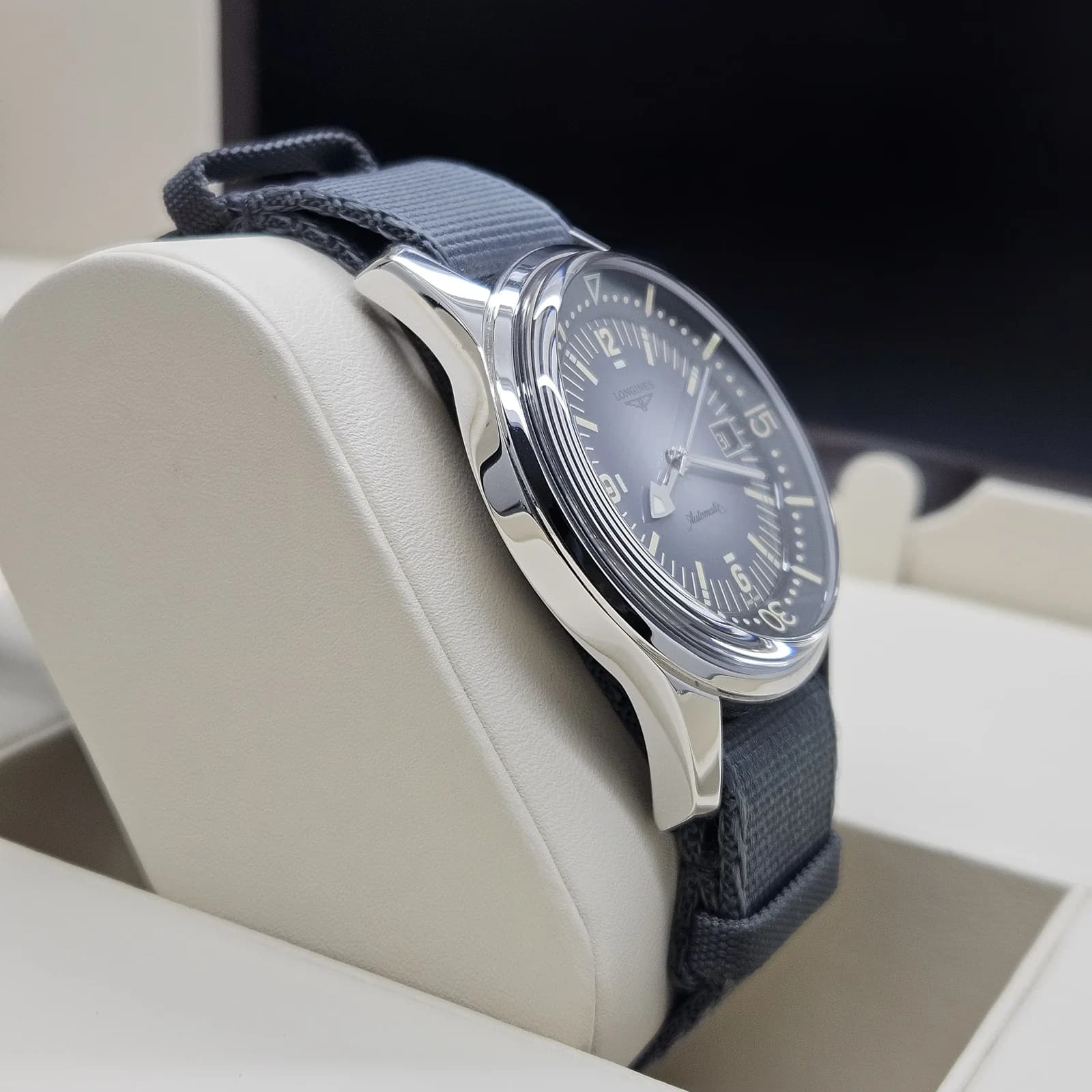 Thumb Legend Diver Date Stainless Steel / Grey