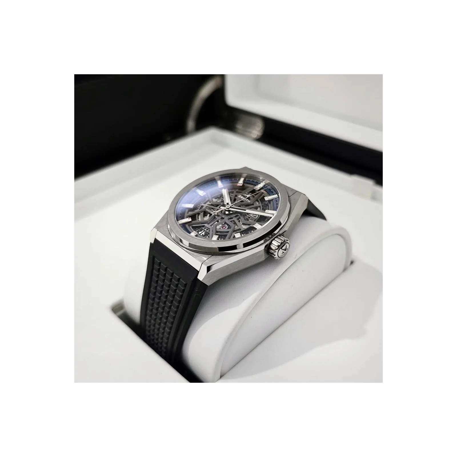 Thumb Defy Classic Titanium / Skeleton / Rubber