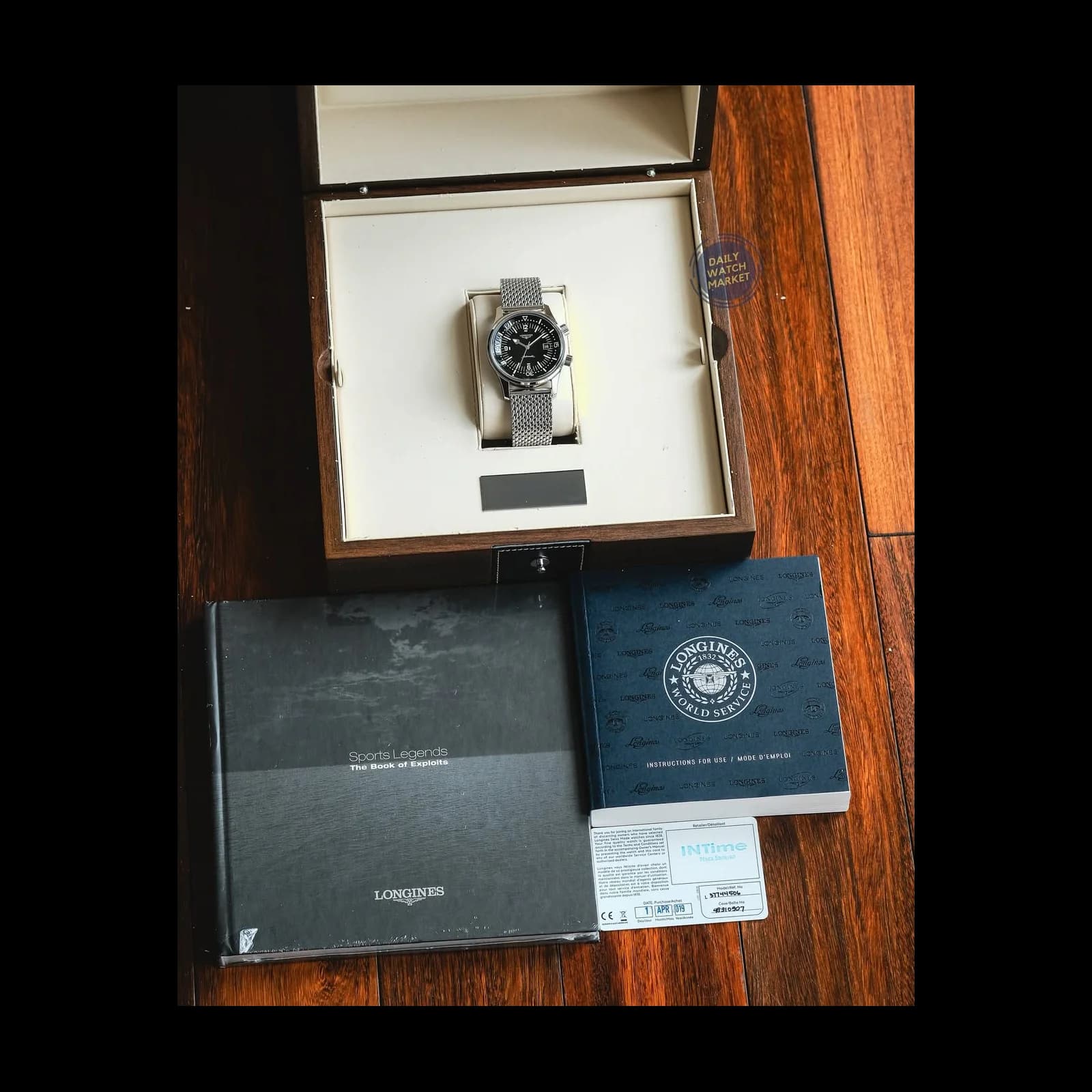 Thumb Legend Diver Date Stainless Steel / Black / Milanese