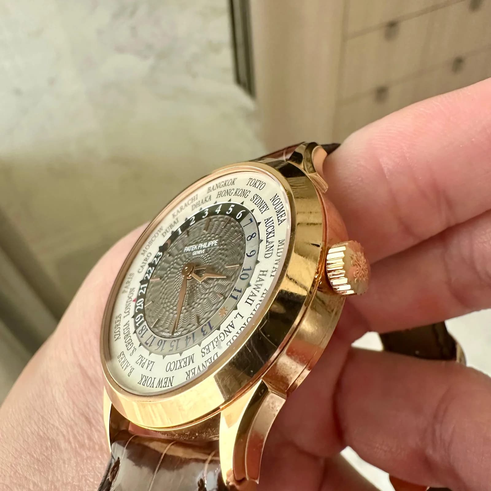 Thumb World Time 5230R Rose Gold / Grey / Hong Kong