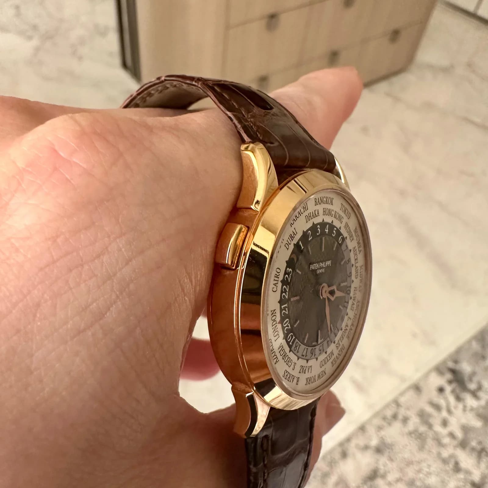 Thumb World Time 5230R Rose Gold / Grey / Hong Kong