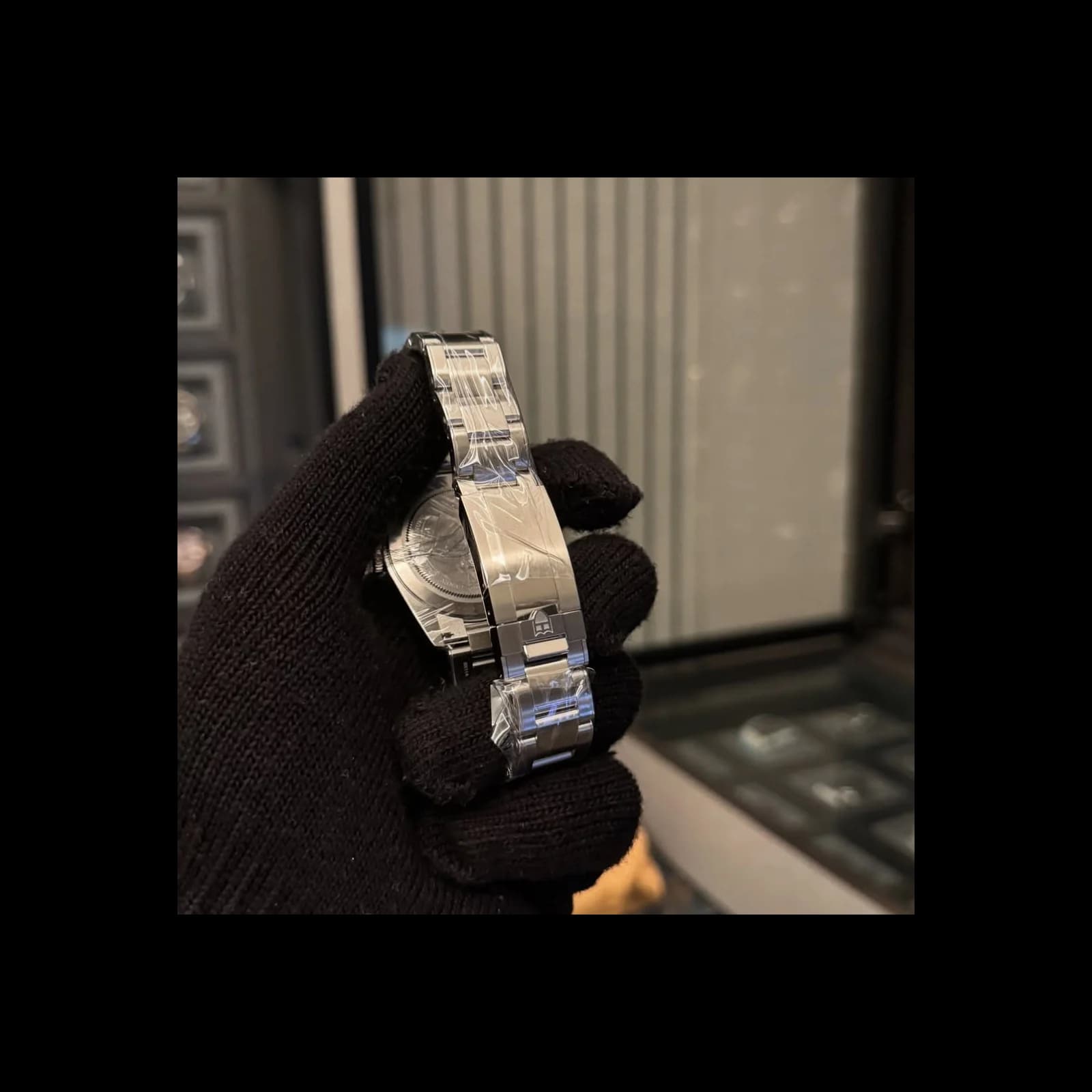 Thumb Black Bay Fifty-Four Stainless Steel / Black / Bracelet