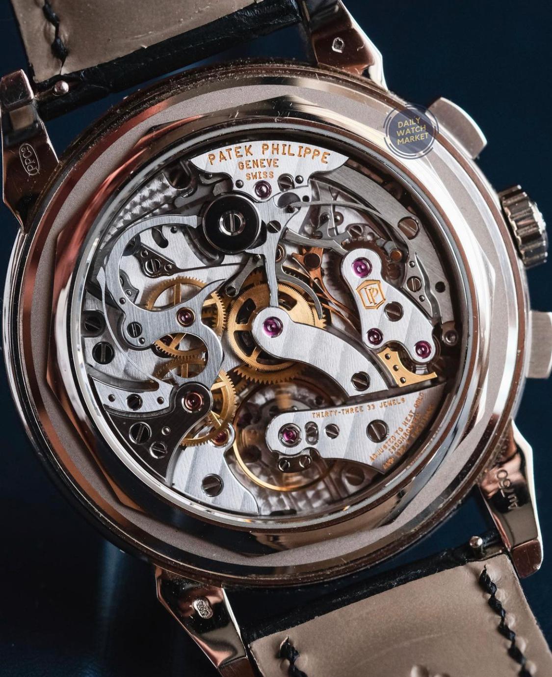 Thumb Perpetual Calendar Chronograph 5270 White Gold / Tachymeter Double Chin