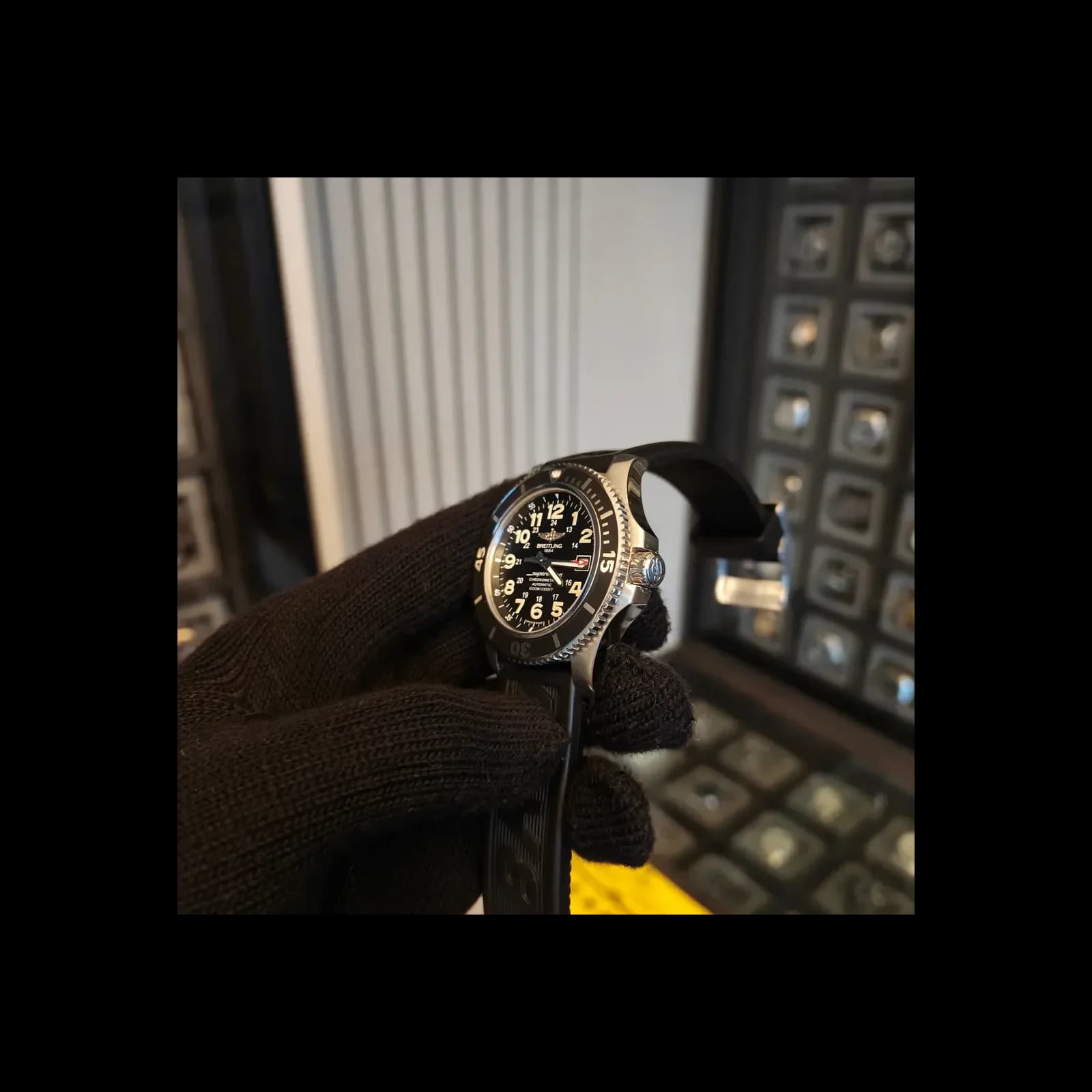 Thumb Superocean II 44 Stainless Steel / Black / Volcano Black / Rubber / Pin