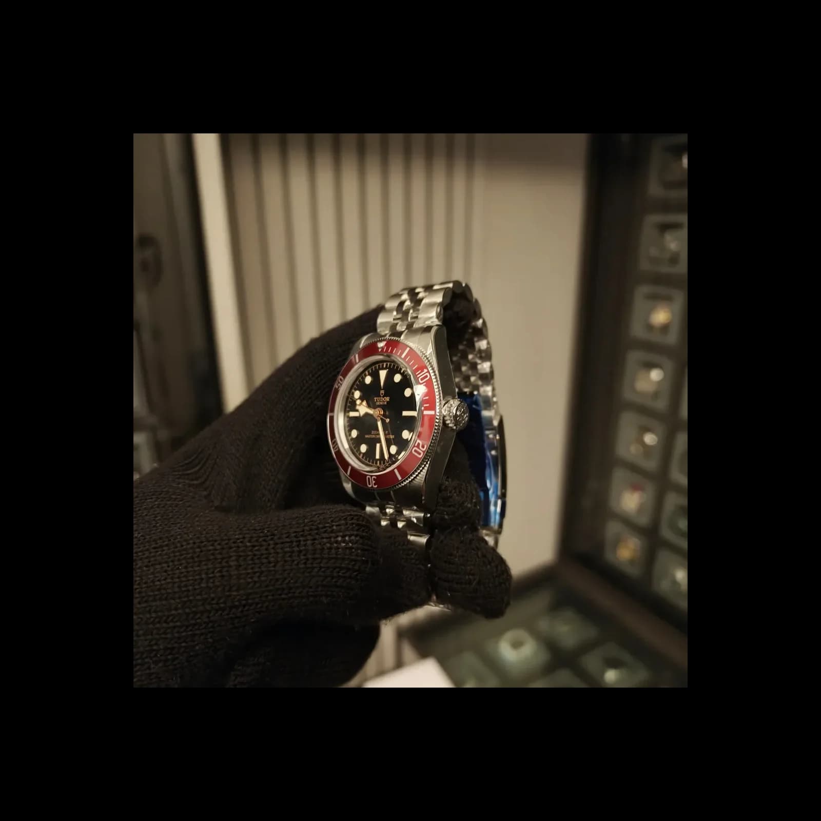Thumb Black Bay Master Chronometer Stainless Steel - Burgundy / Black / Jubilee