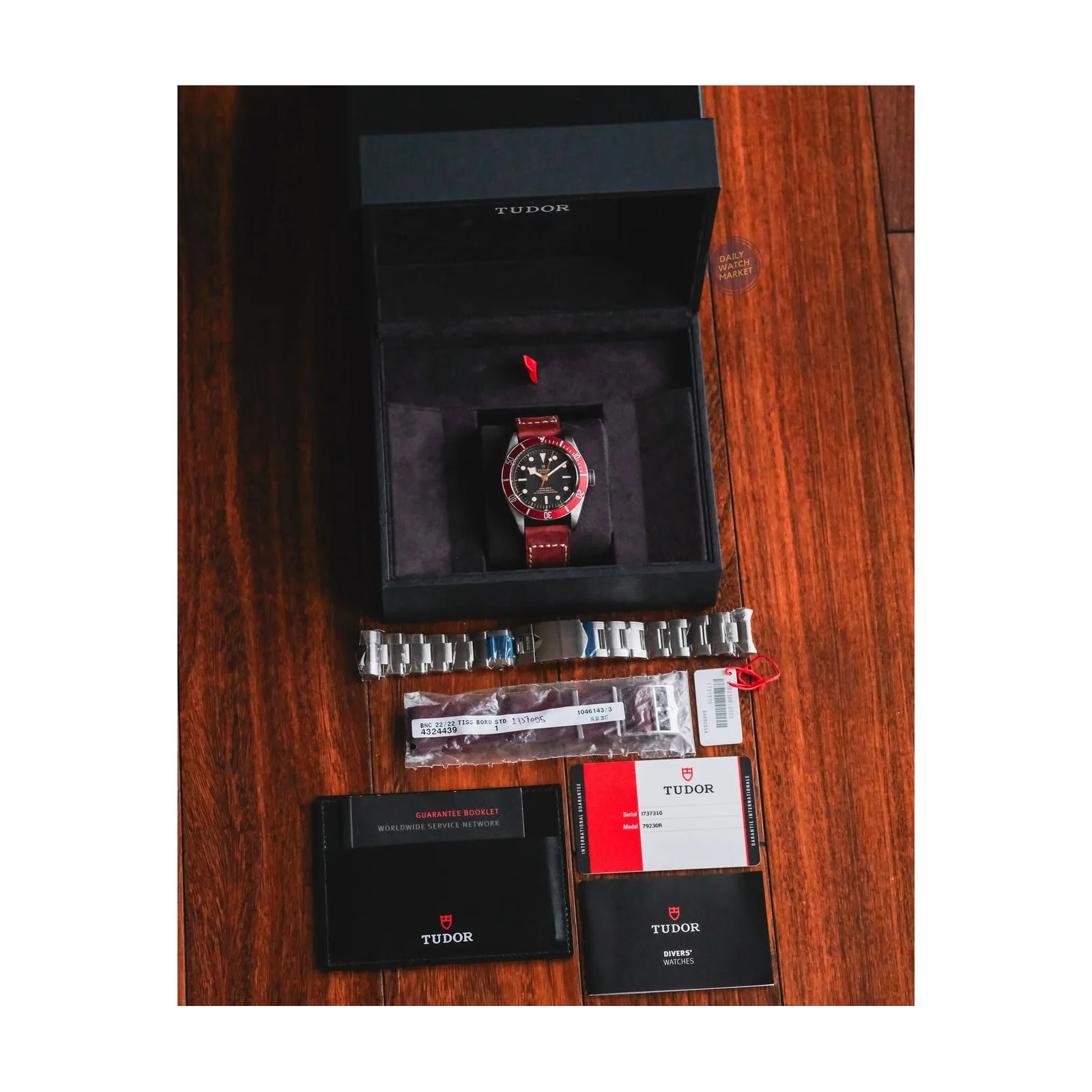Thumb Heritage Black Bay Red Manufacture / Bracelet