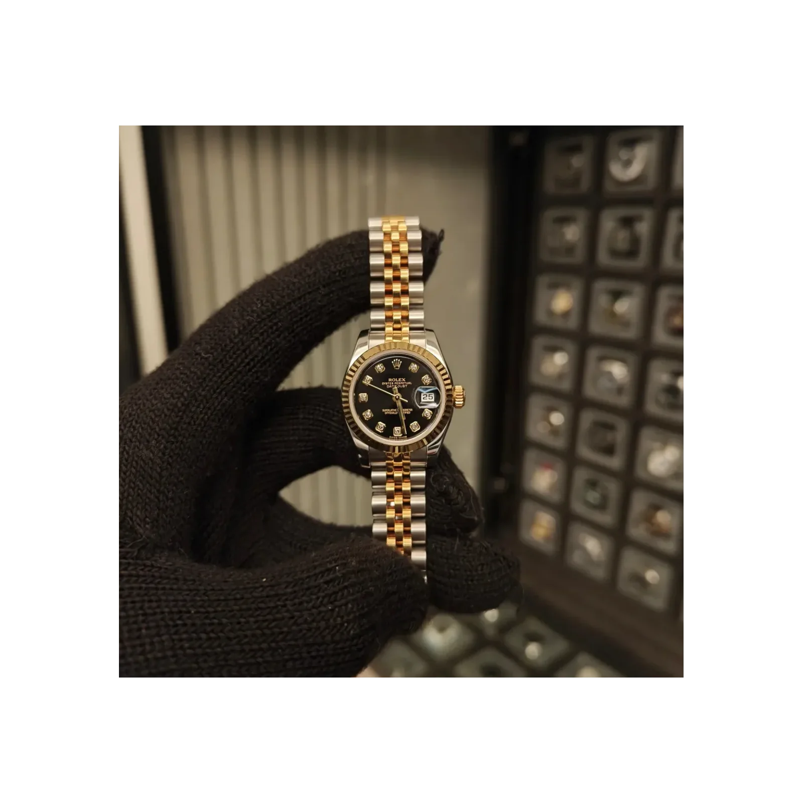 Thumb Lady-Datejust 26 Rolesor Fluted White Jubilee
