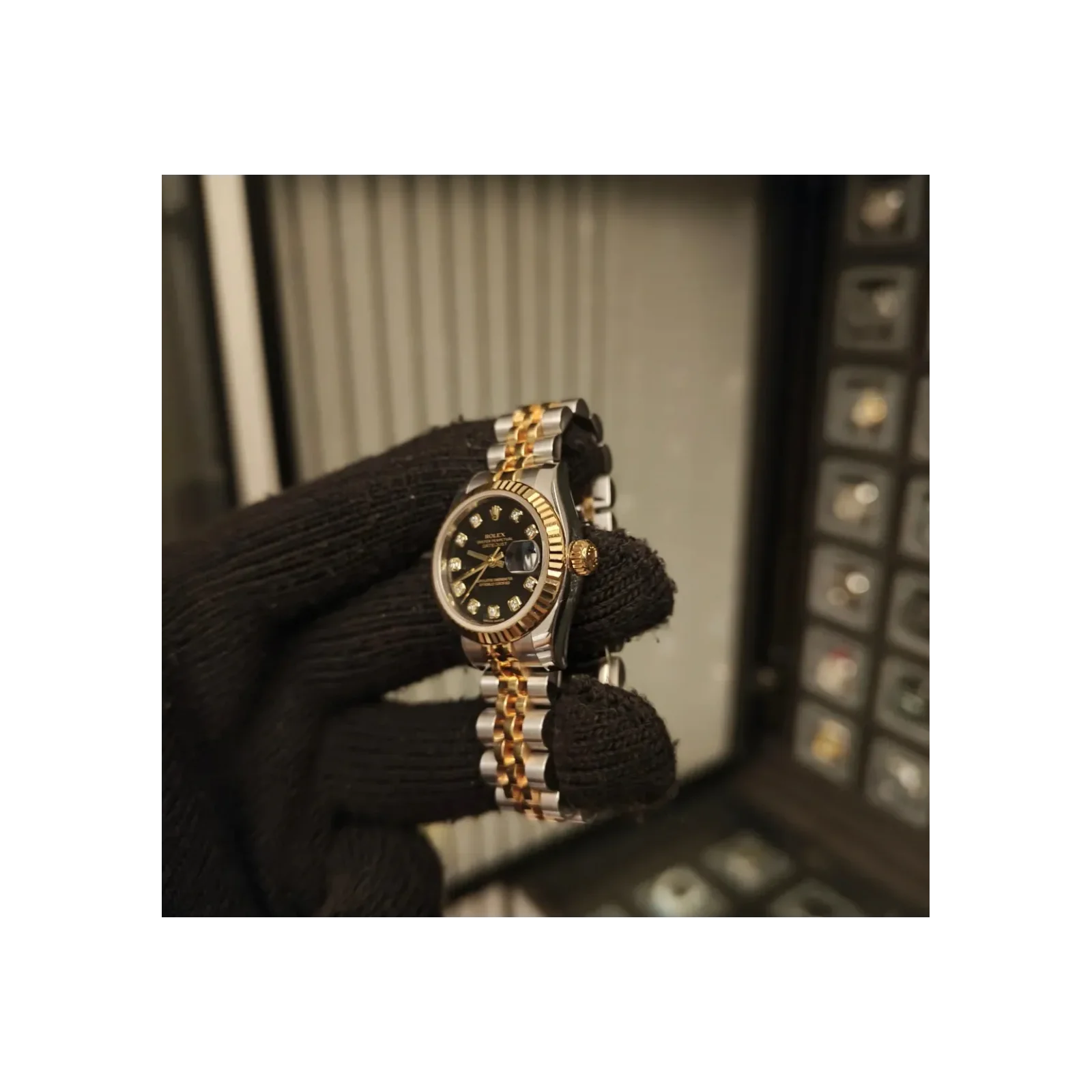 Thumb Lady-Datejust 26 Rolesor Fluted White Jubilee