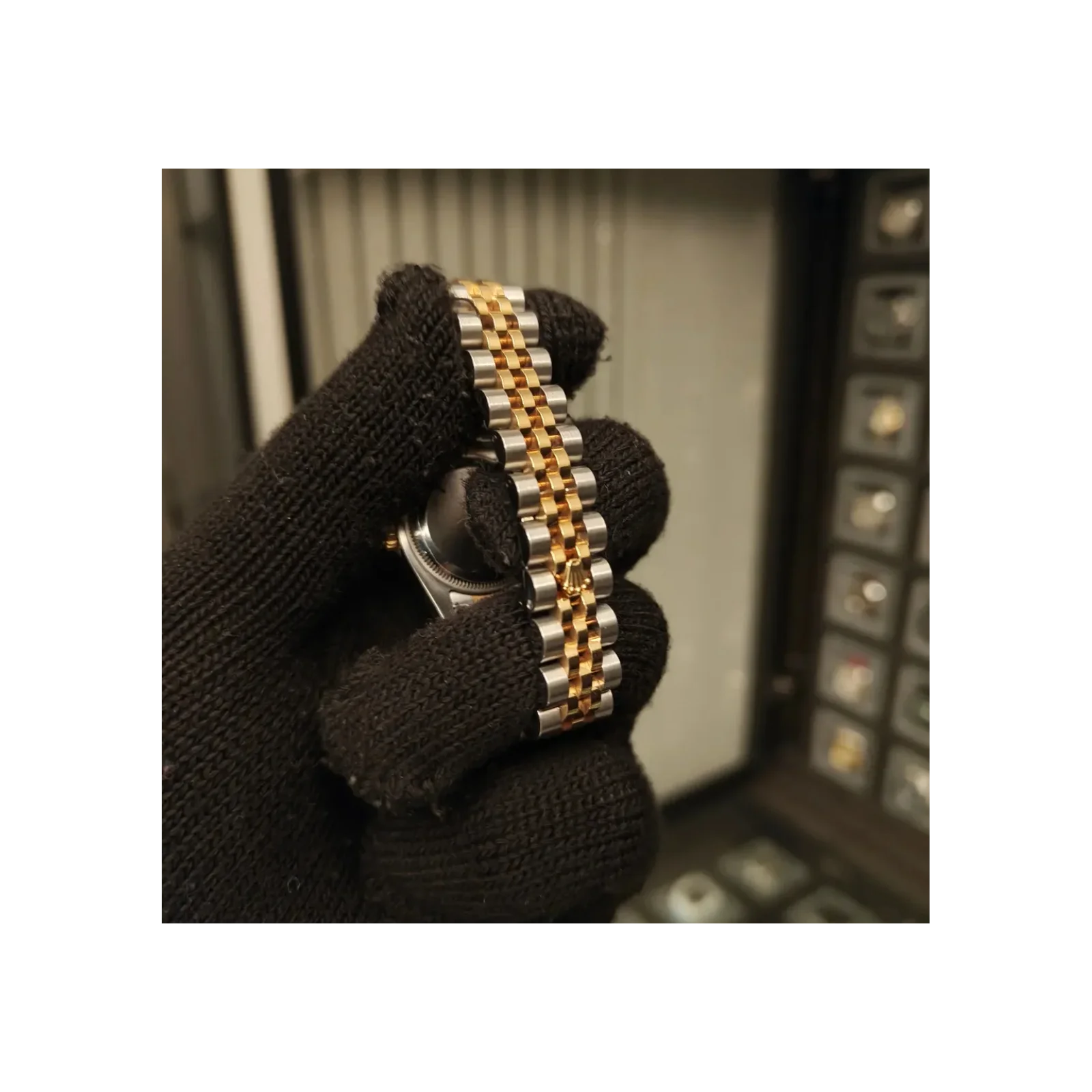Thumb Lady-Datejust 26 Rolesor Fluted White Jubilee