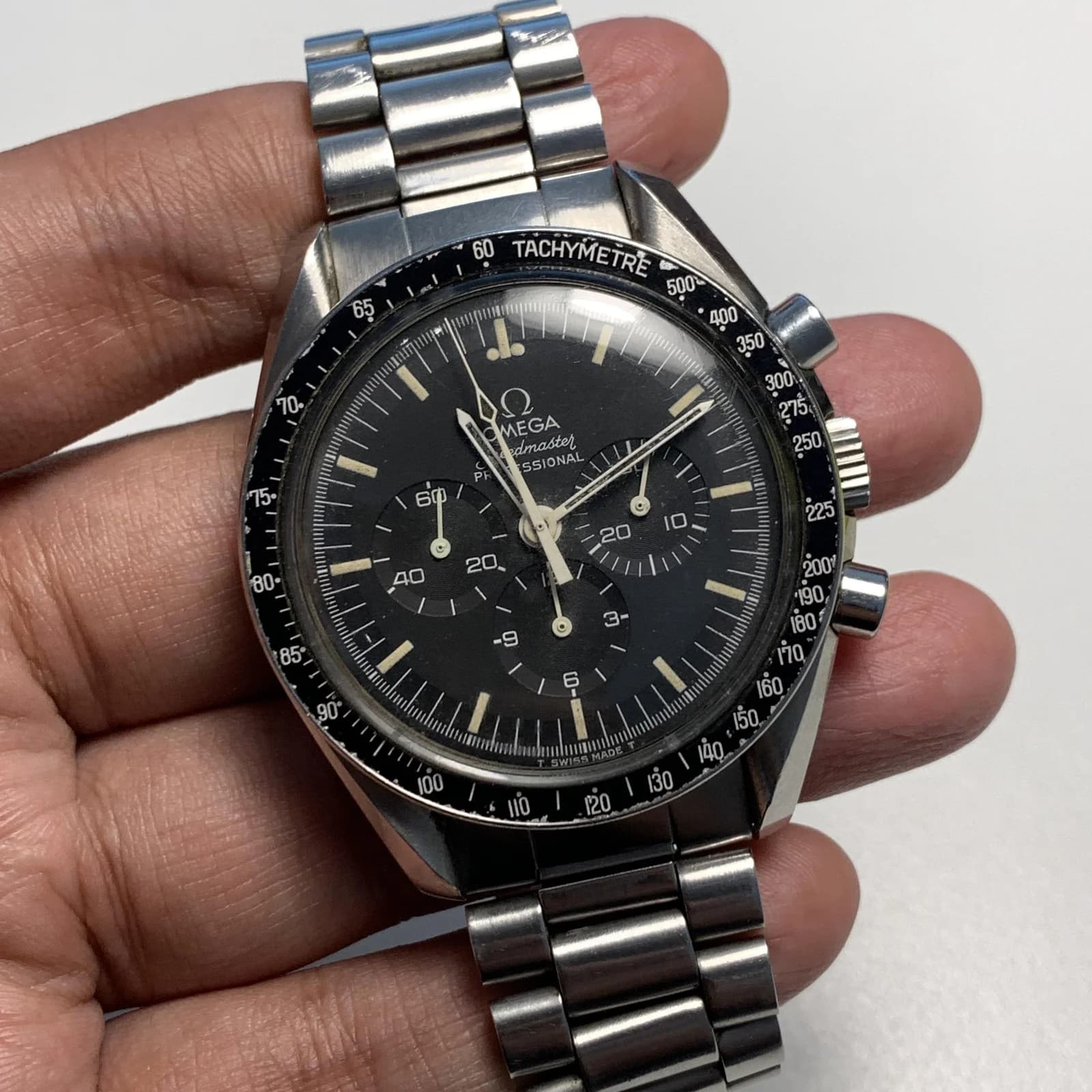 Thumb Speedmaster Professional Moonwatch