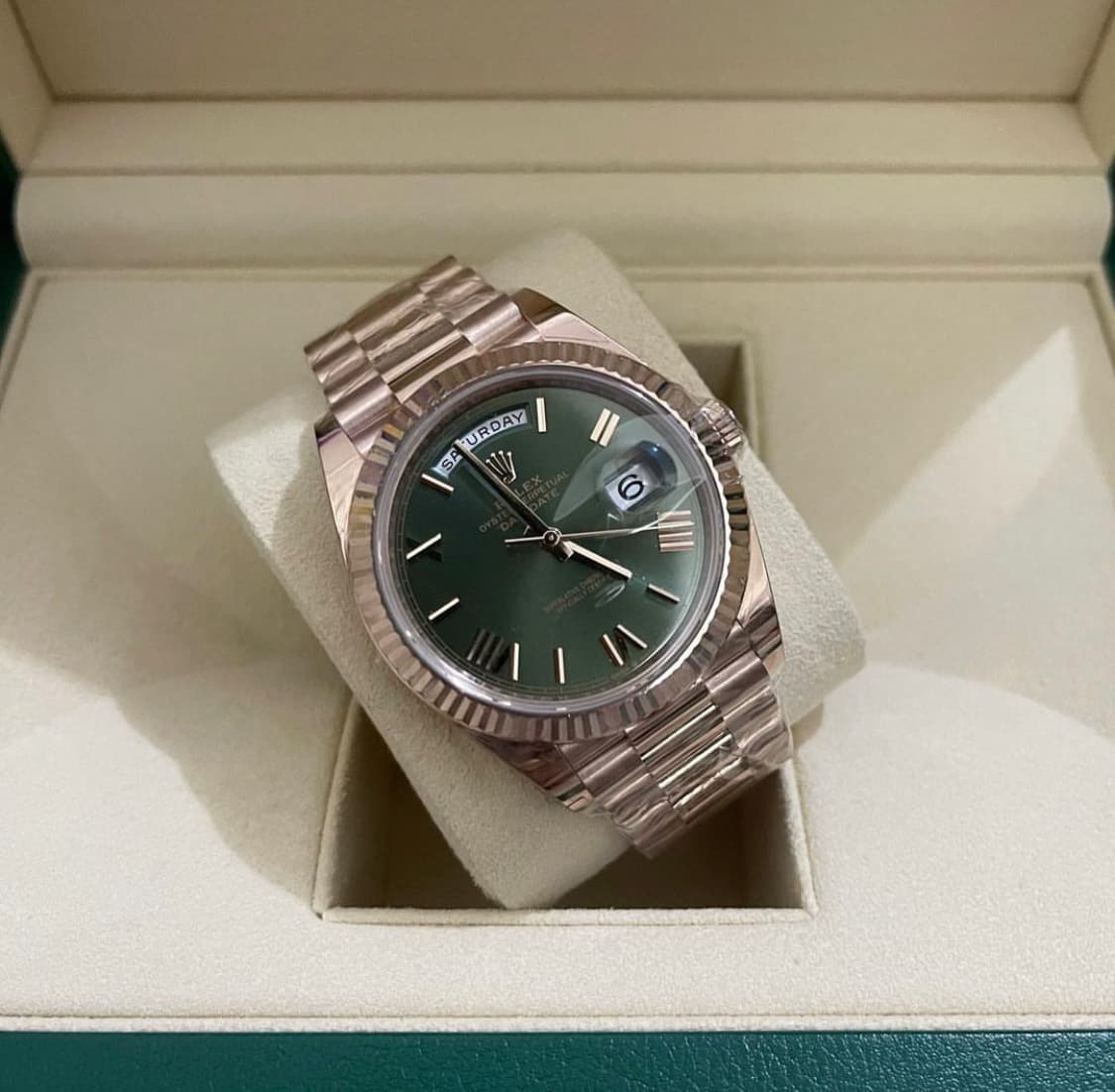 Thumb Day-Date 40 Everose / Olive - Roman
