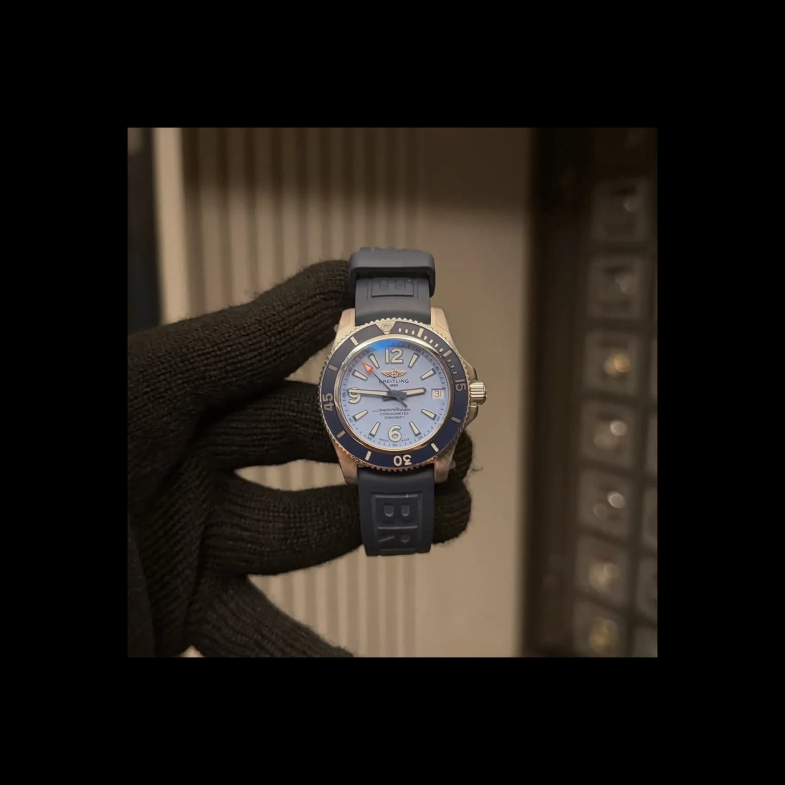 Thumb Superocean 36 Stainless Steel / Blue / Rubber / Pin