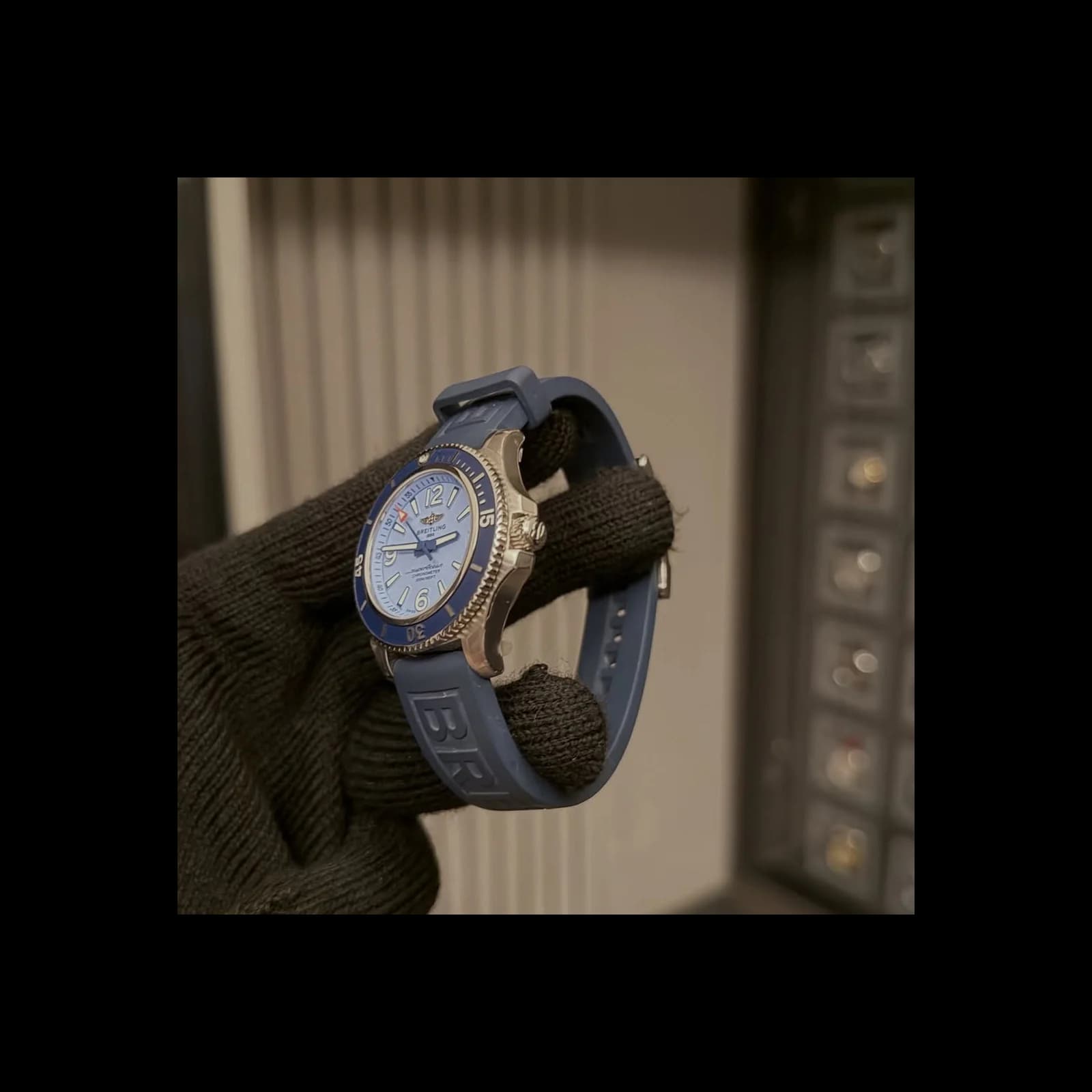 Thumb Superocean 36 Stainless Steel / Blue / Rubber / Pin