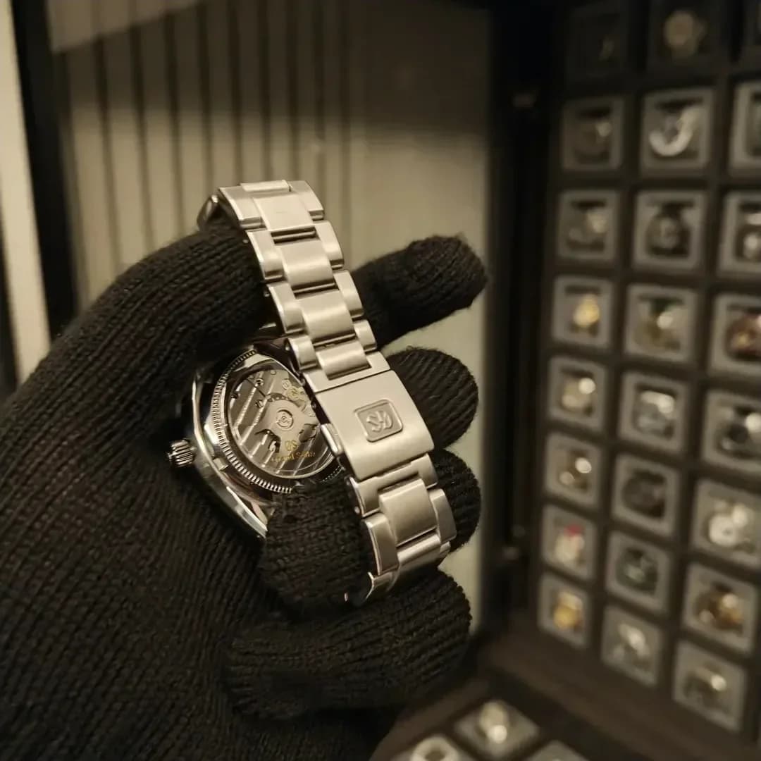 Thumb Automatic Date Stainless Steel / Silver/ Bracelet