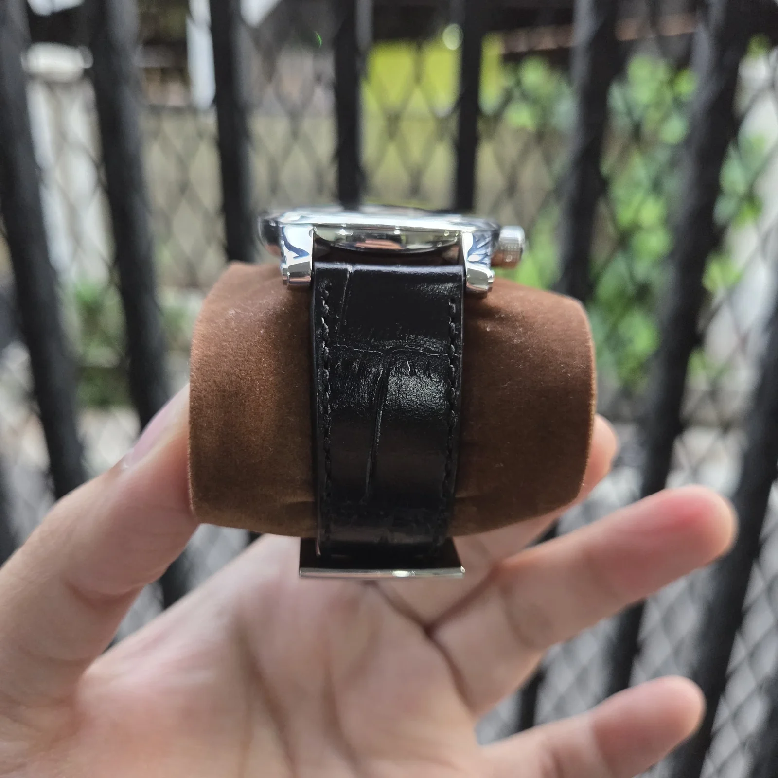 Thumb TimeWalker Date Automatic 42 Black / Red Gold Numerals