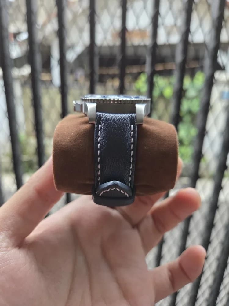 Thumb Le Locle Automatic 39.3 Stainless Steel / Silver / Strap