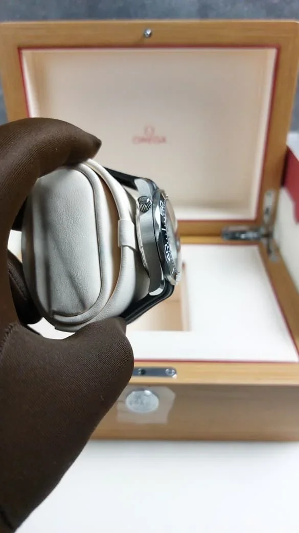 Thumb Seamaster Diver 300M Master Co-Axial 42 Stainless Steel / White / Rubber
