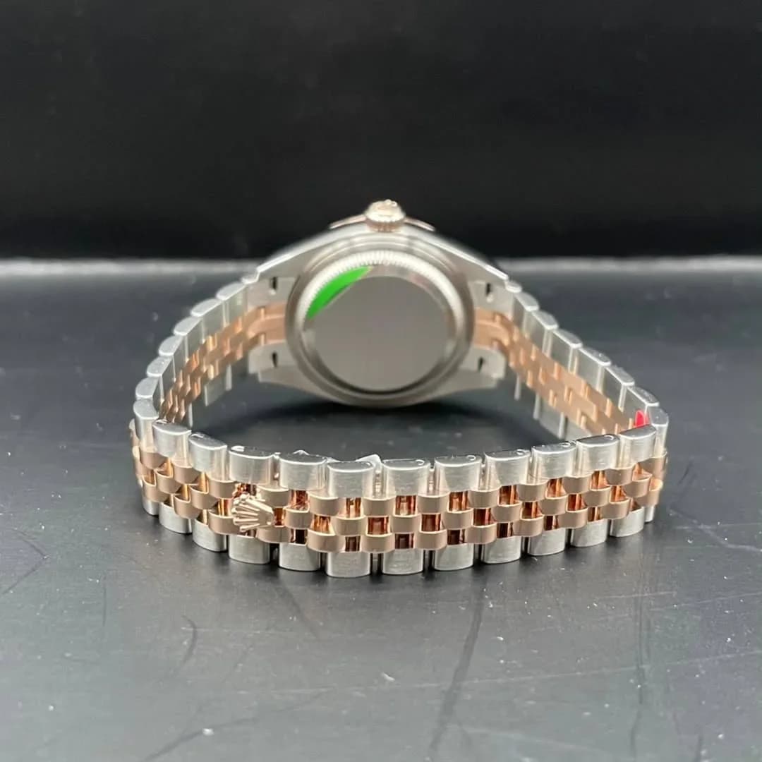 Thumb Lady-Datejust 28 Rolesor Rose Fluted / Jubilee / Chocolate Diamond