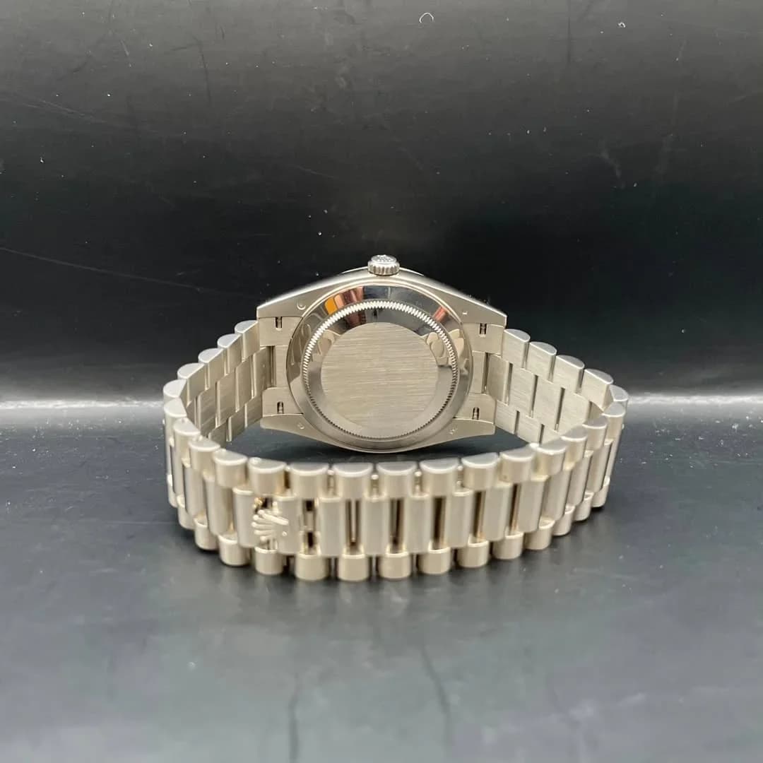 Thumb Day-Date 40 White Gold / Green - Roman