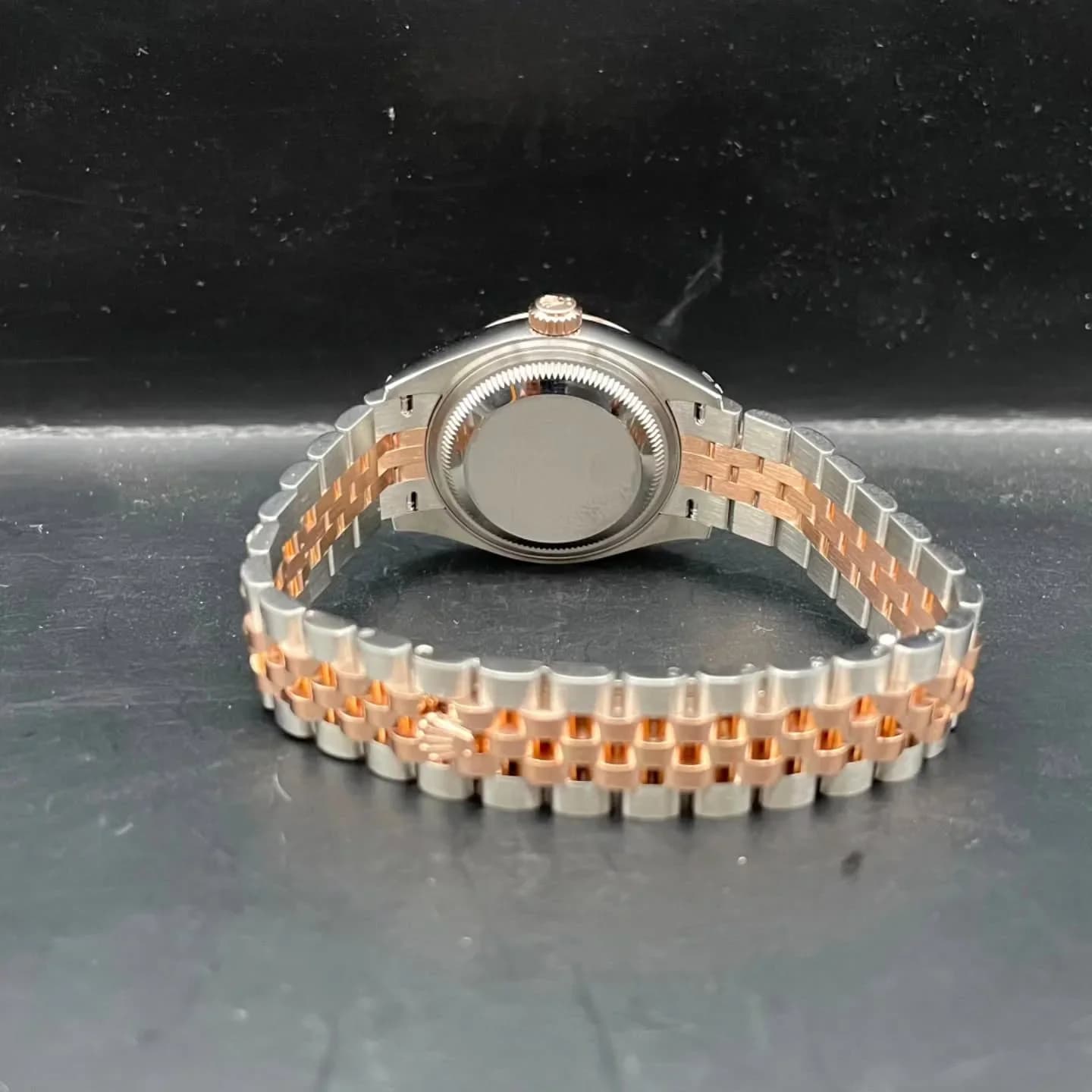 Thumb Lady-Datejust 28 Rolesor Rose Fluted / Jubilee / Chocolate Roman