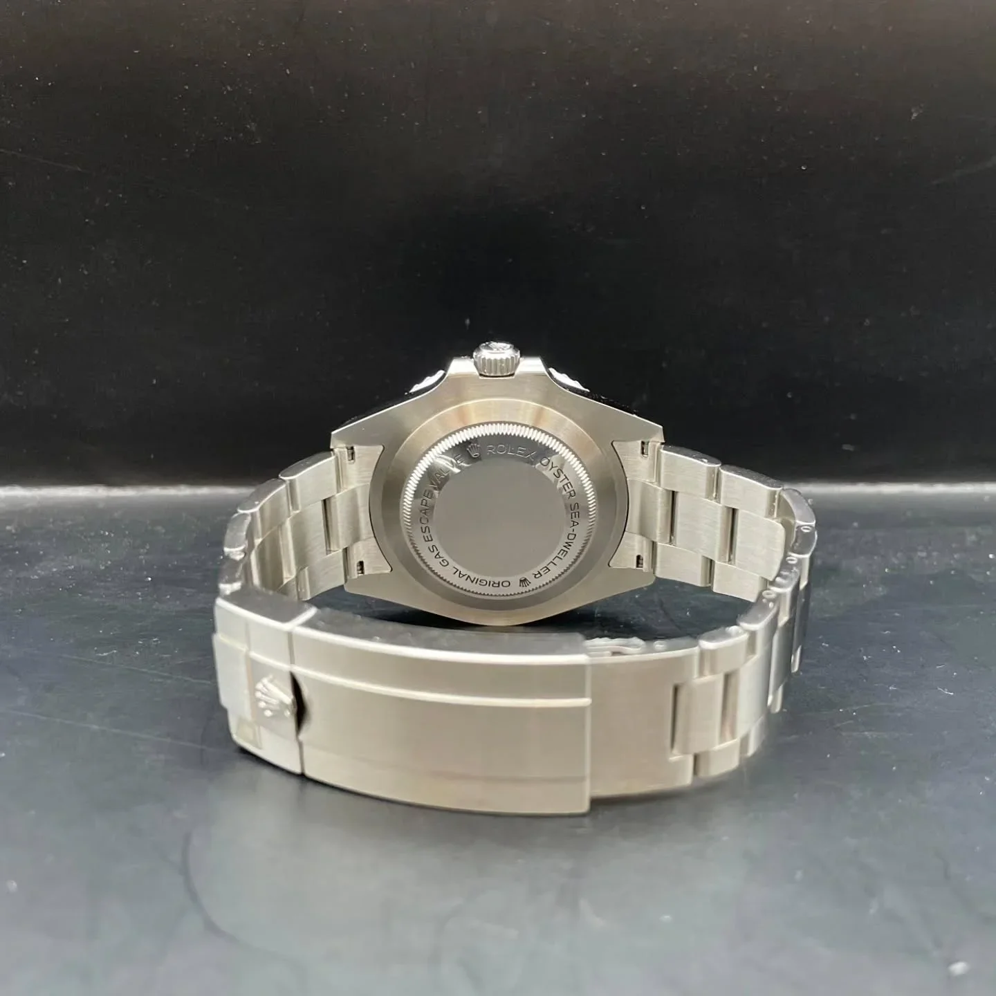 Thumb Sea-Dweller Stainless Steel / Black
