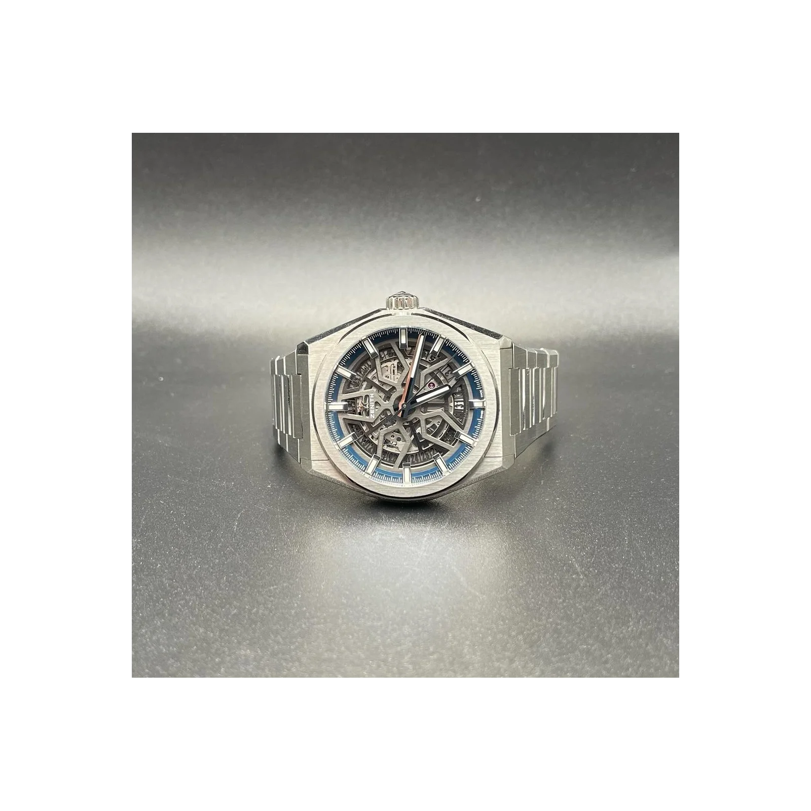 Thumb Defy Classic Titanium / Skeleton / Bracelet