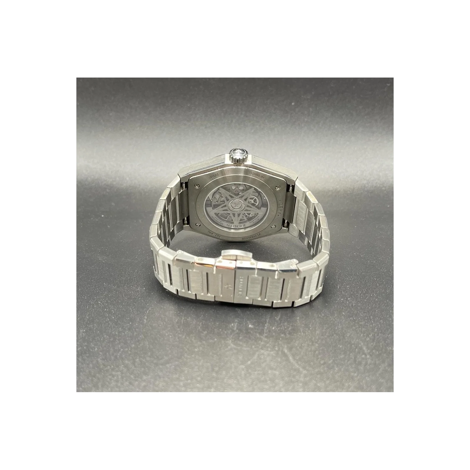 Thumb Defy Classic Titanium / Skeleton / Bracelet