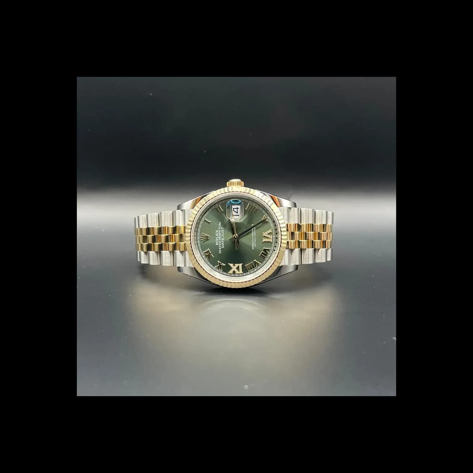 Thumb Datejust 36 Stainless Steel / Yellow Gold / Fluted / Olive Green Roman / Jubilee