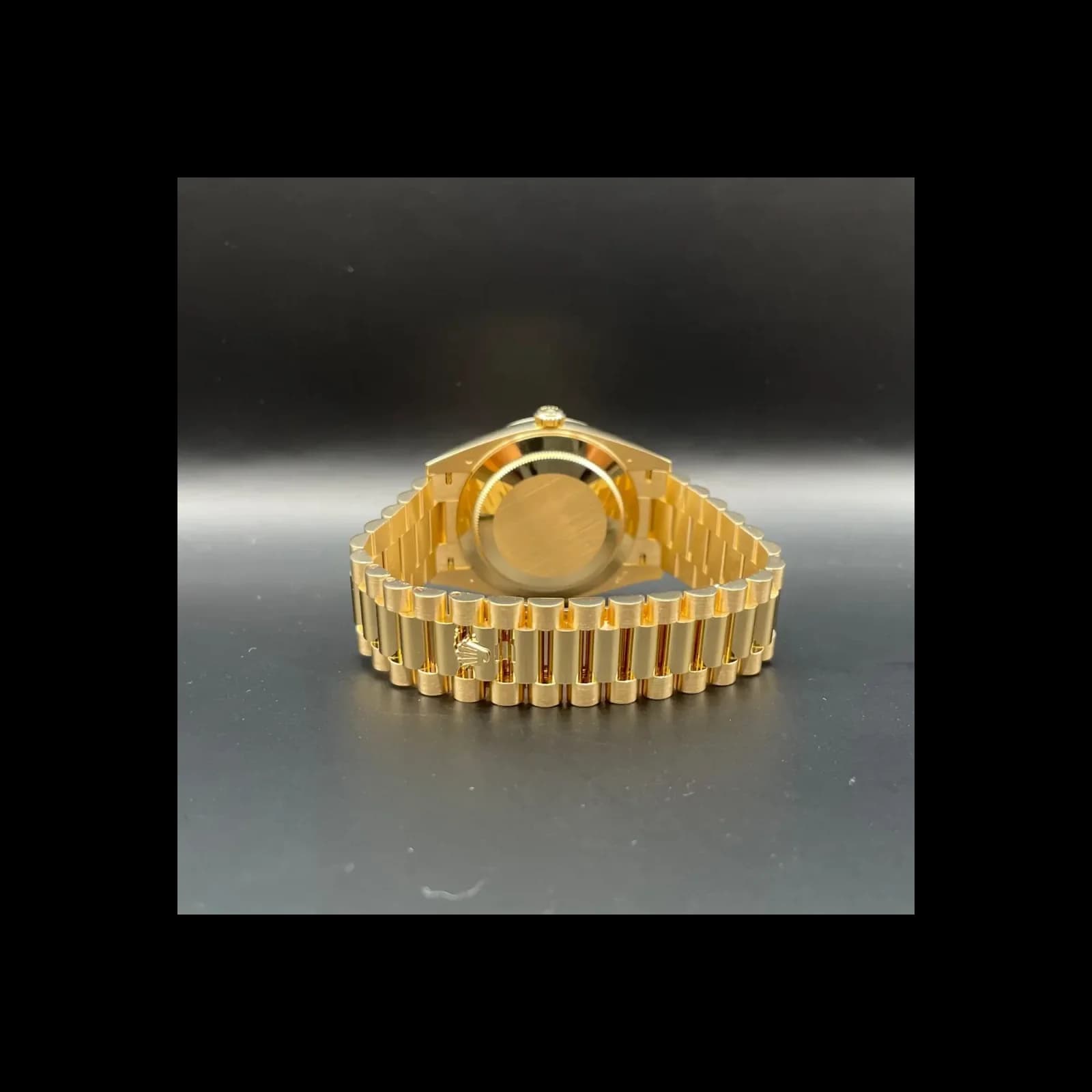 Thumb Day-Date 40 Yellow Gold / Green - Roman