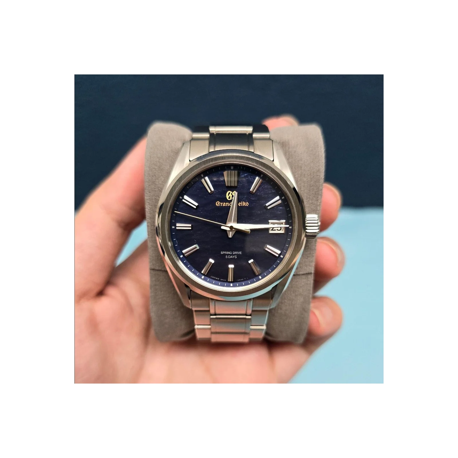 Thumb Spring Drive Evolution 9 Stainless Steel / Lake Suwa / Bracelet