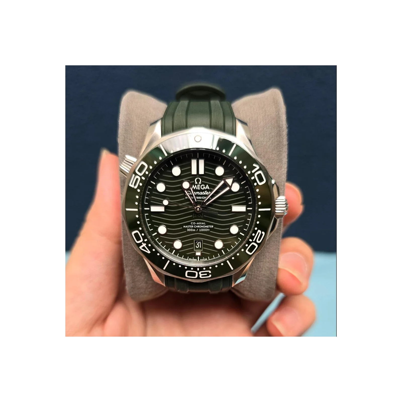 Thumb Seamaster Diver 300M Master Co-Axial 42 Stainless Steel / Green / Rubber