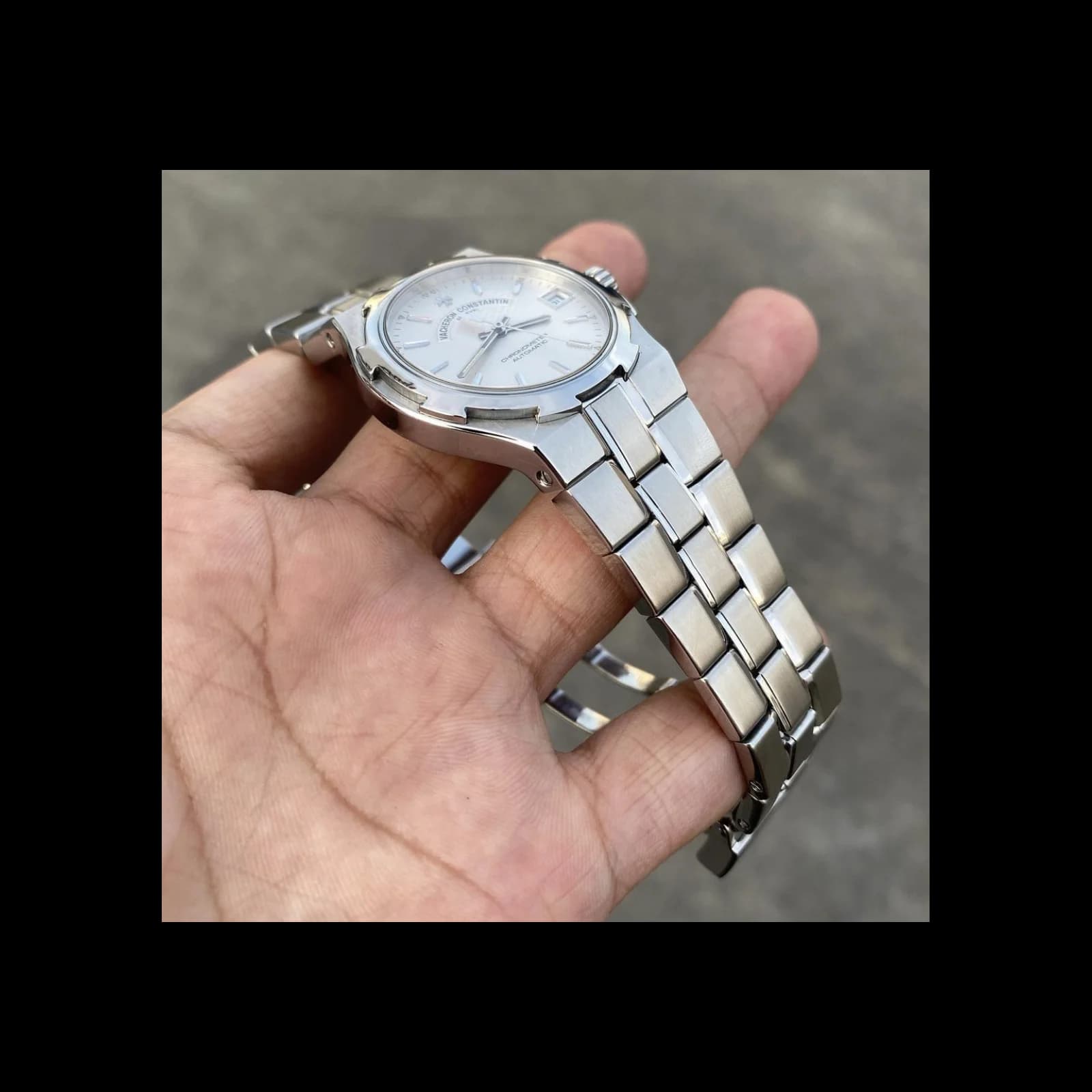 Thumb Overseas Automatic Stainless Steel / White Guiloche / Bracelet