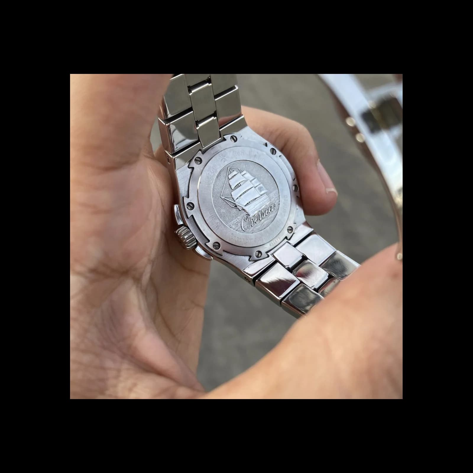 Thumb Overseas Automatic Stainless Steel / White Guiloche / Bracelet